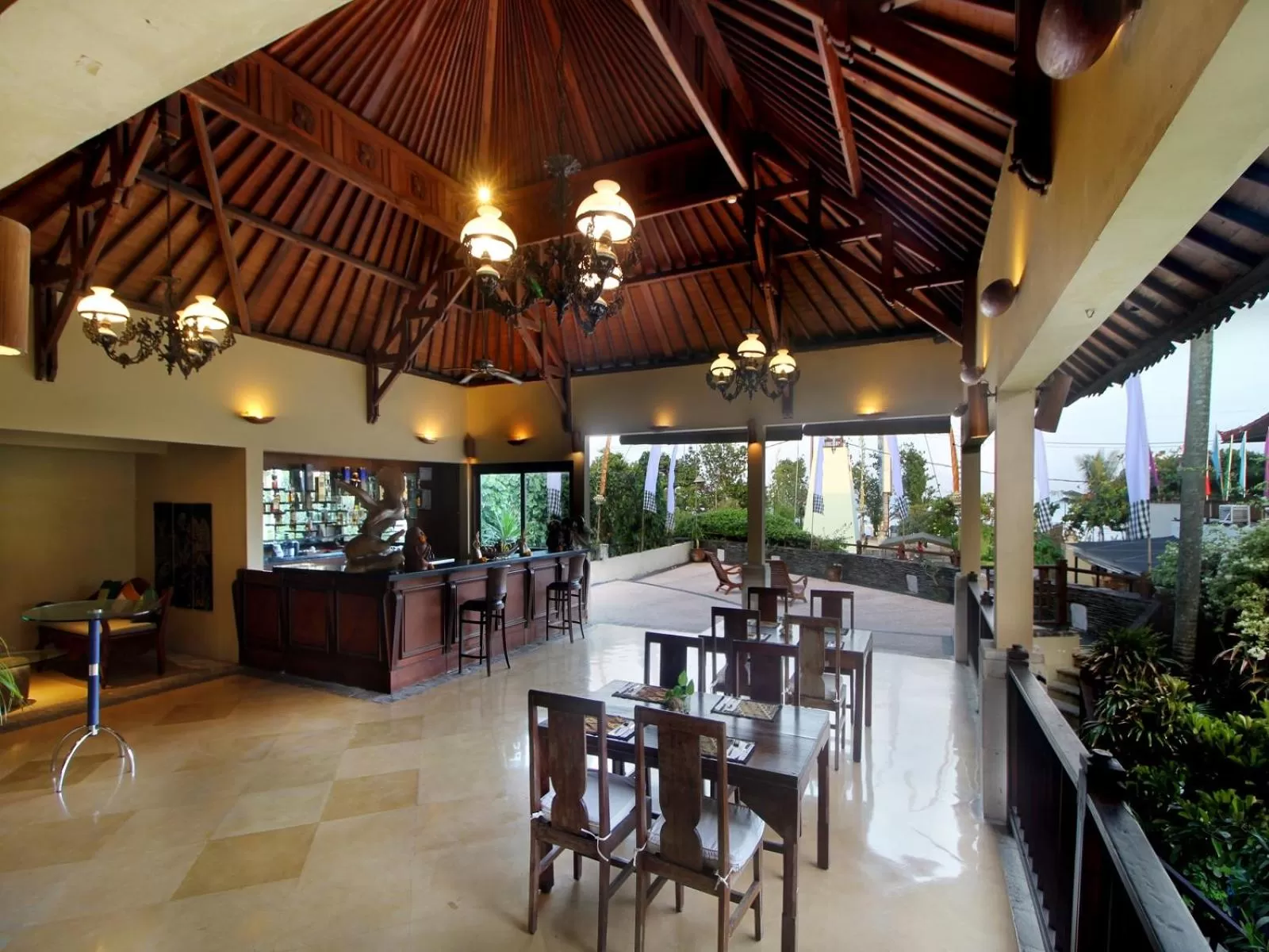 Restaurant/places to eat in AlamKulkul Boutique Resort