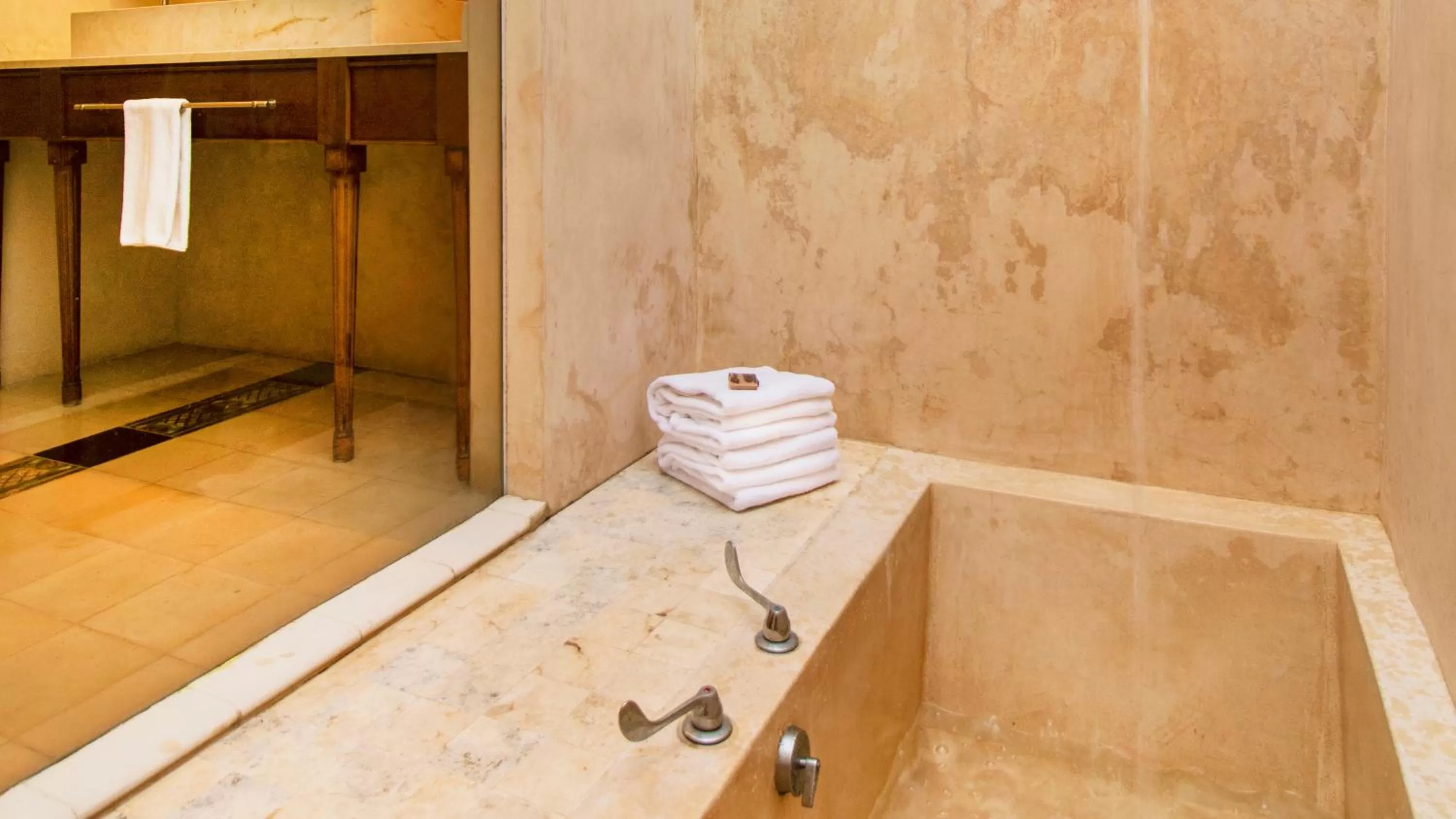 Bath in Rosas & Xocolate Boutique Hotel and Spa Merida, a Member of Design Hotels