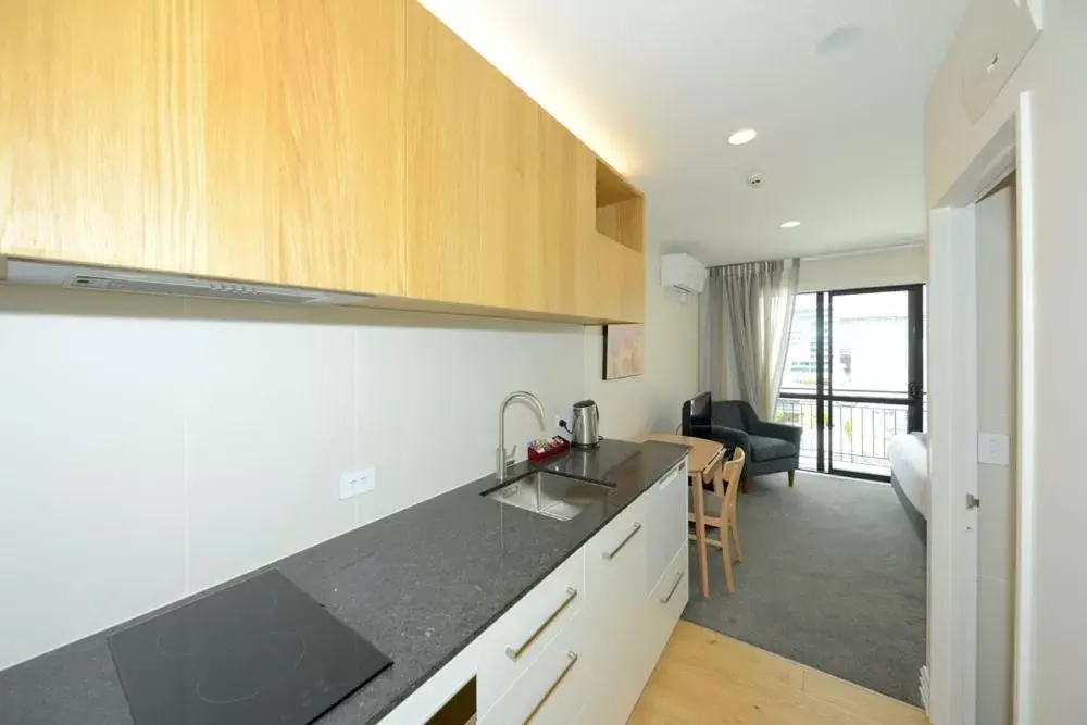 Kitchen/Kitchenette in West Fitzroy Apartments