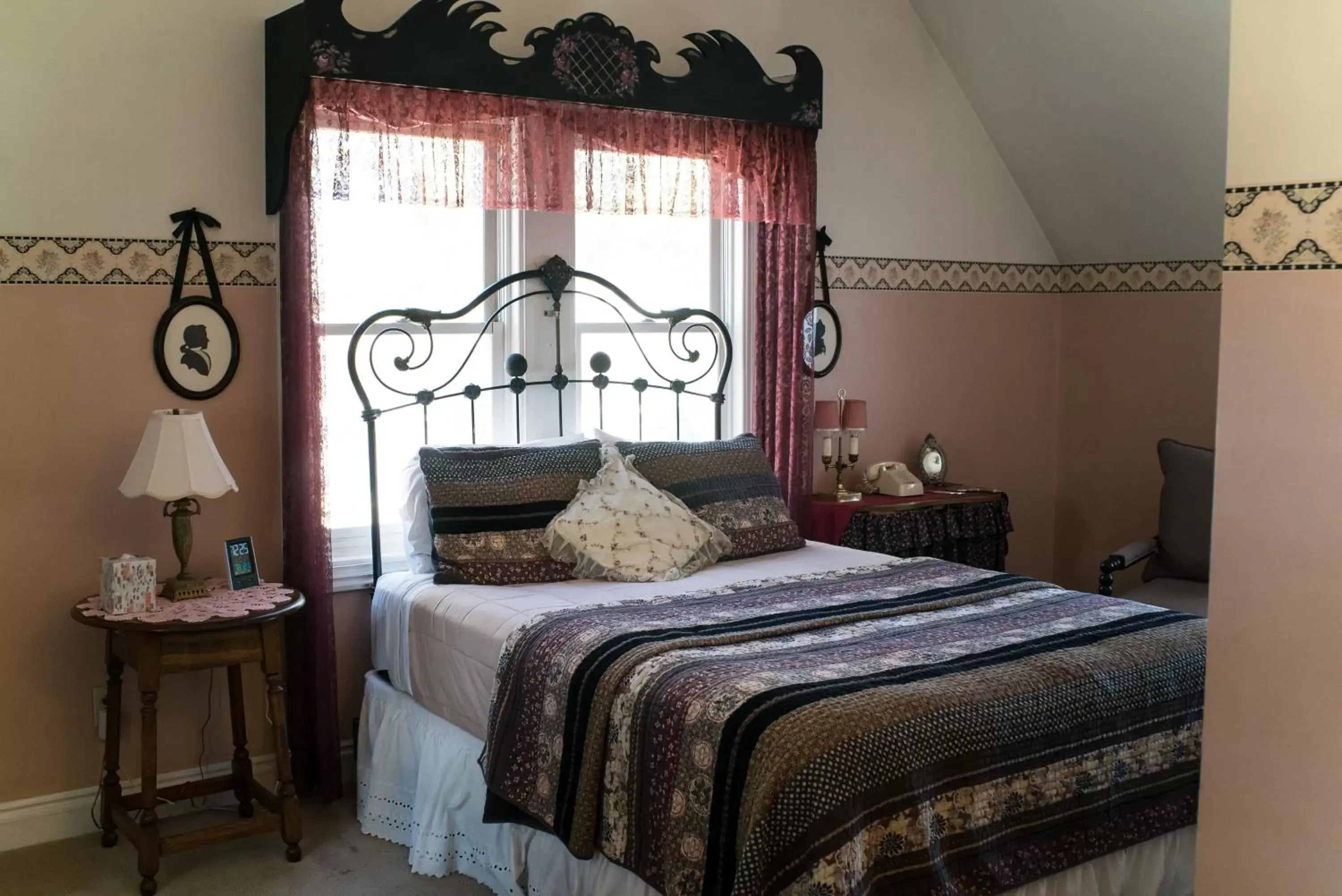 Bedroom, Bed in The Mulberry Inn -An Historic Bed and Breakfast