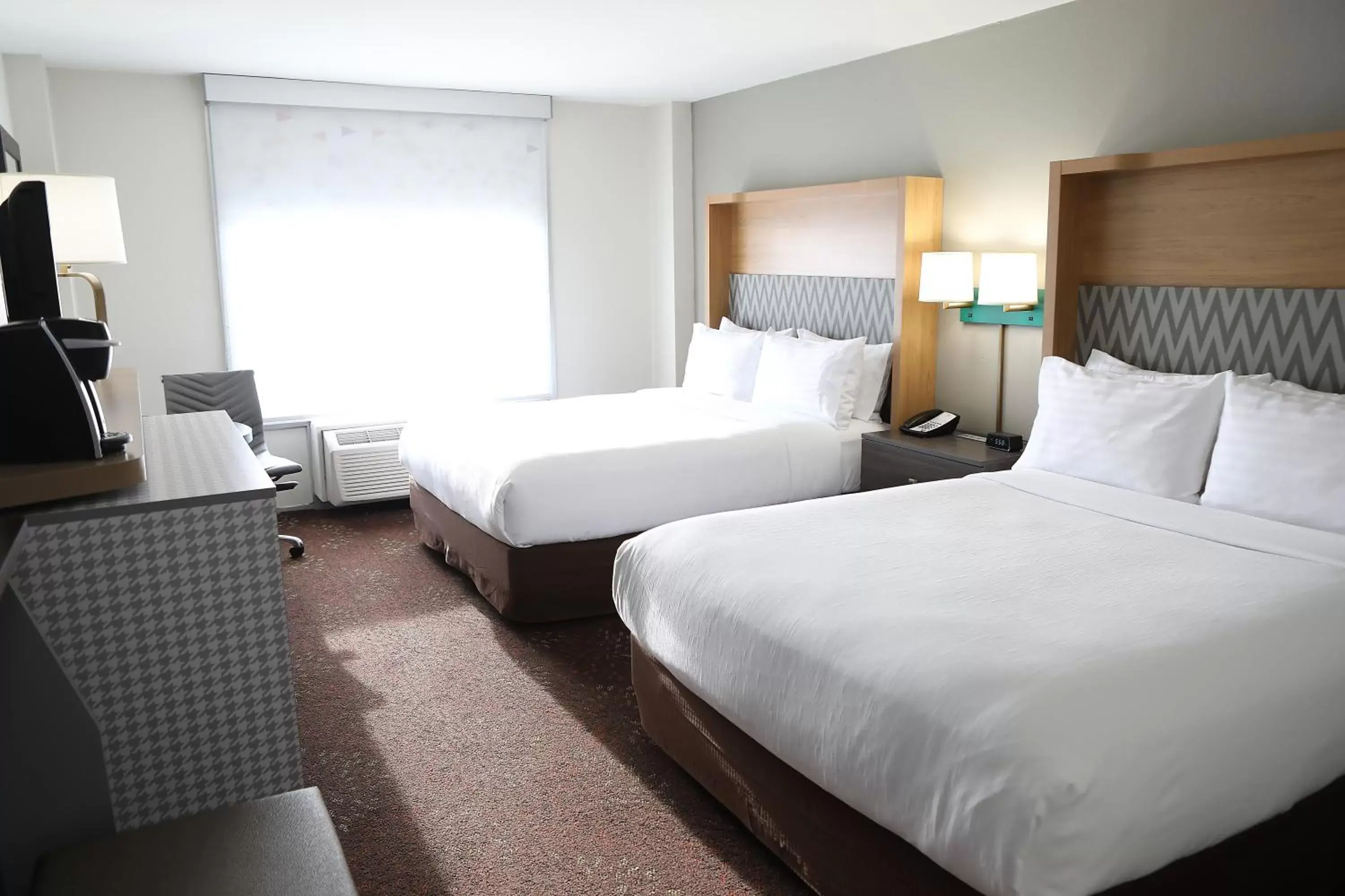 Photo of the whole room, Bed in Holiday Inn O'Hare Area, an IHG Hotel