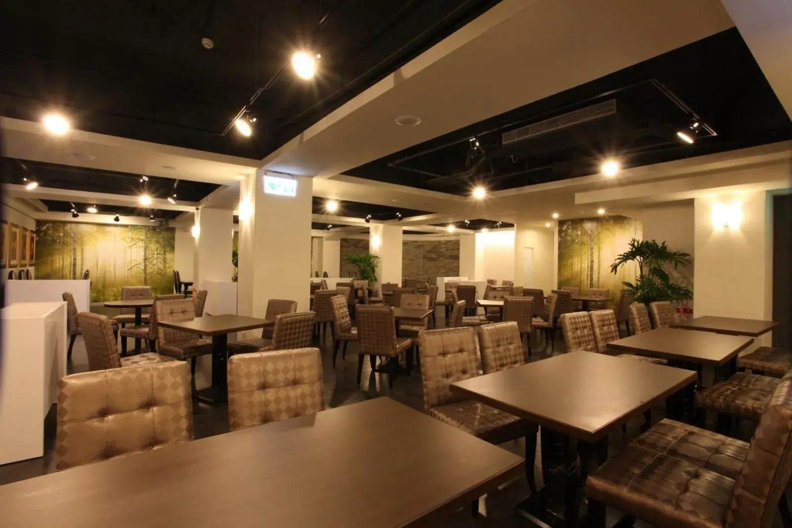 Restaurant/Places to Eat in Ximen Citizen Hotel