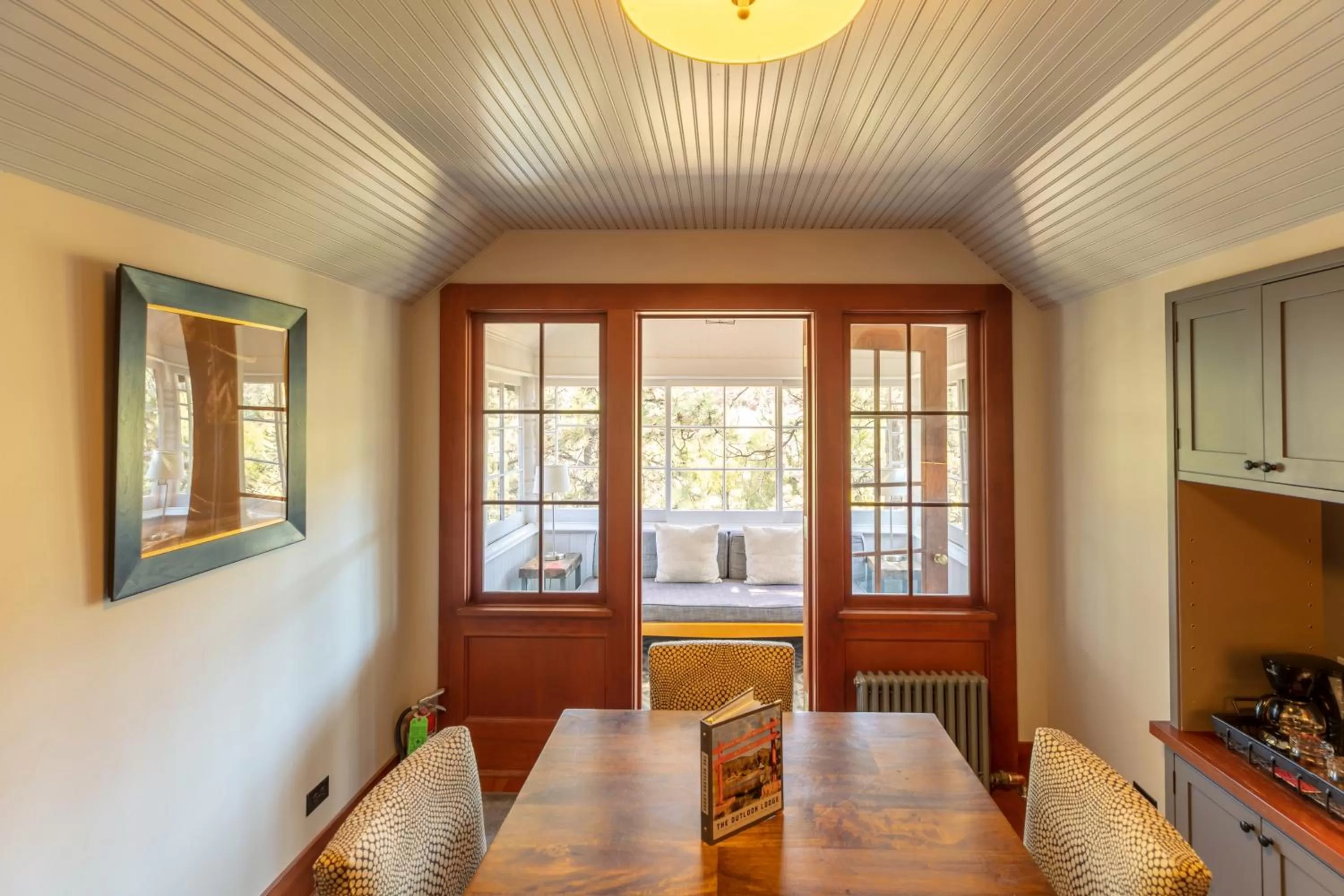 Coffee/tea facilities in The Outlook Lodge