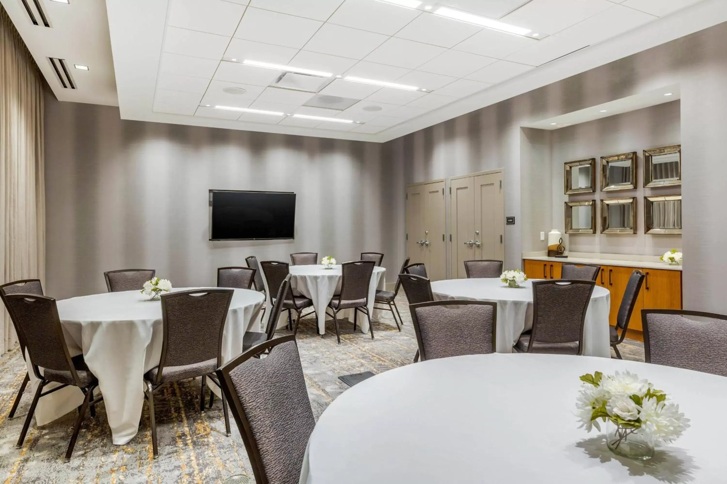 Restaurant/Places to Eat in Residence Inn Providence Downtown