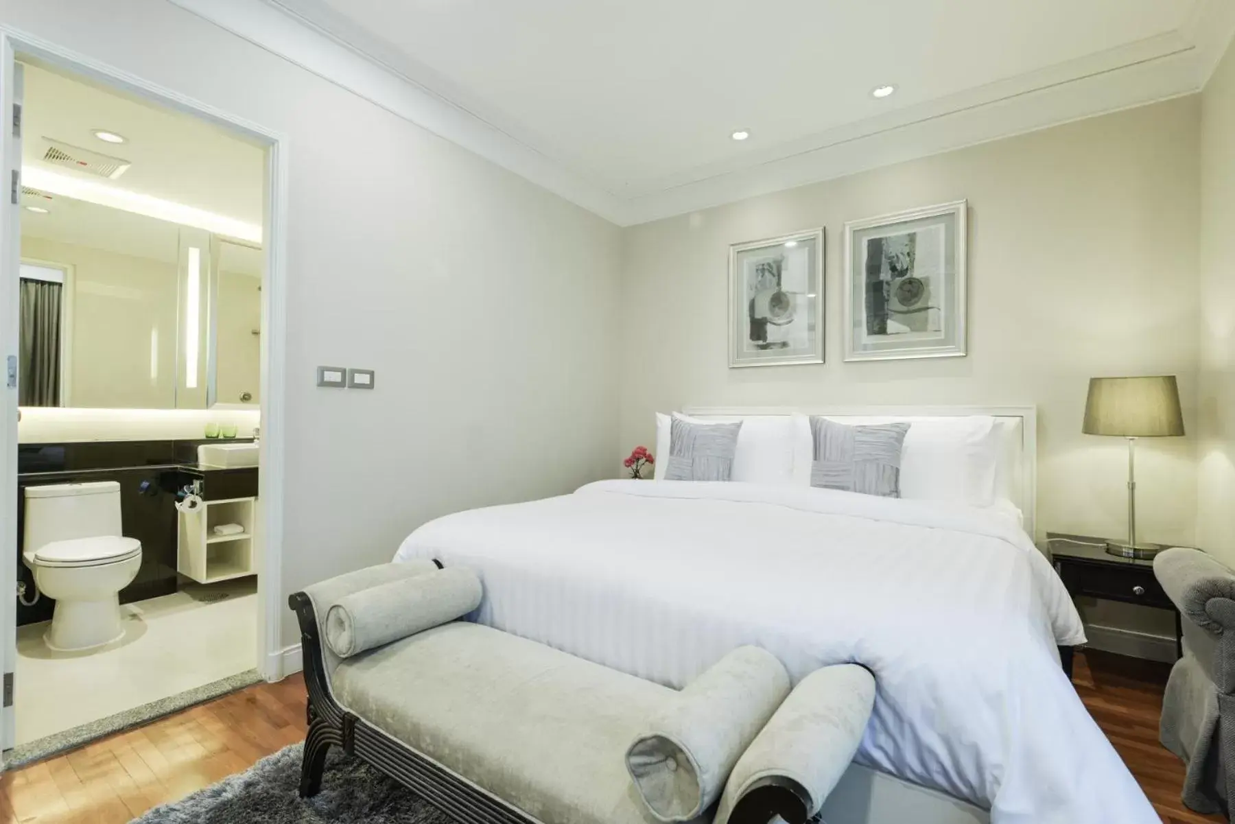 Bedroom, Bed in Centre Point Chidlom - SHA Extra Plus