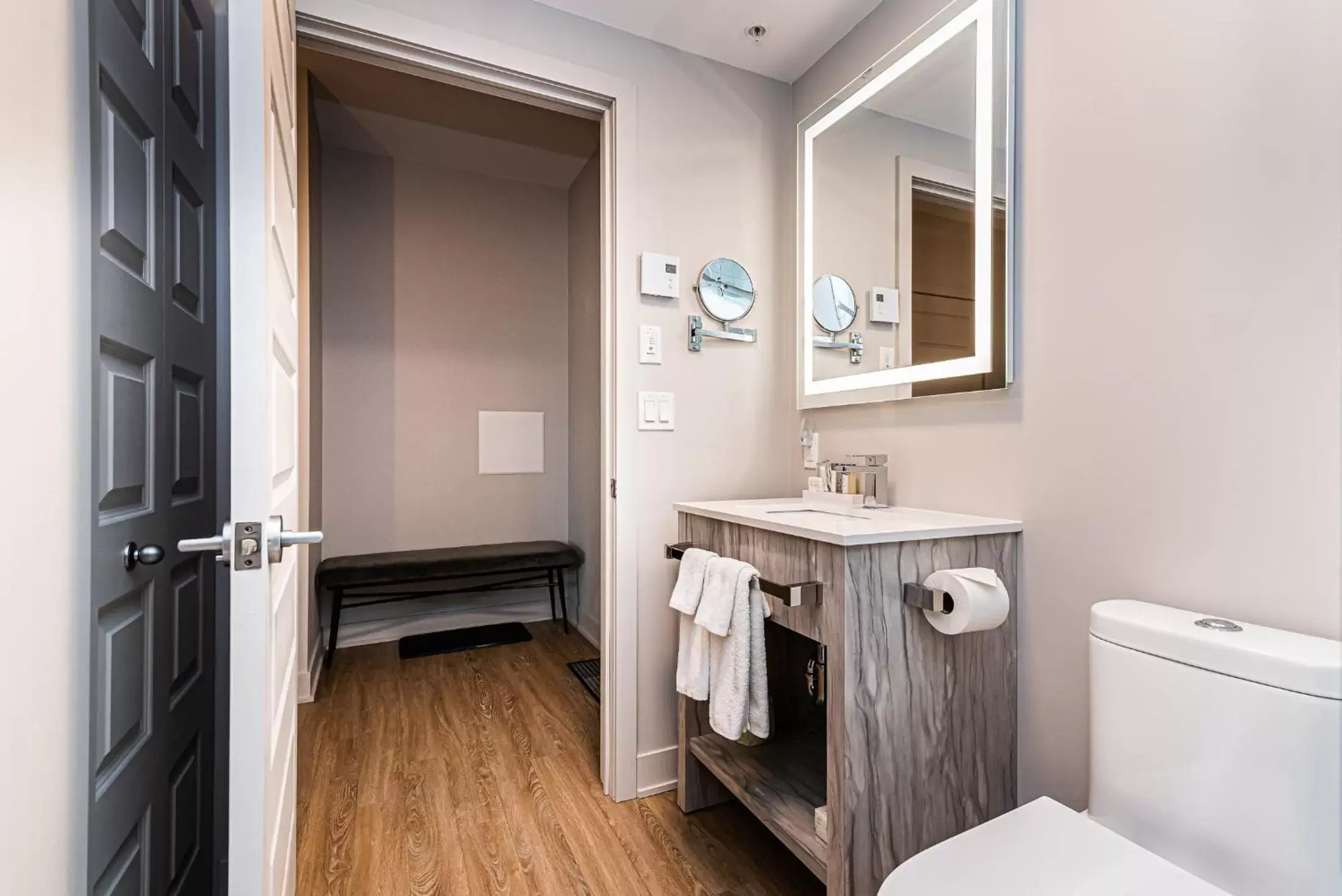Bathroom in WRFY Griffintown Apartment