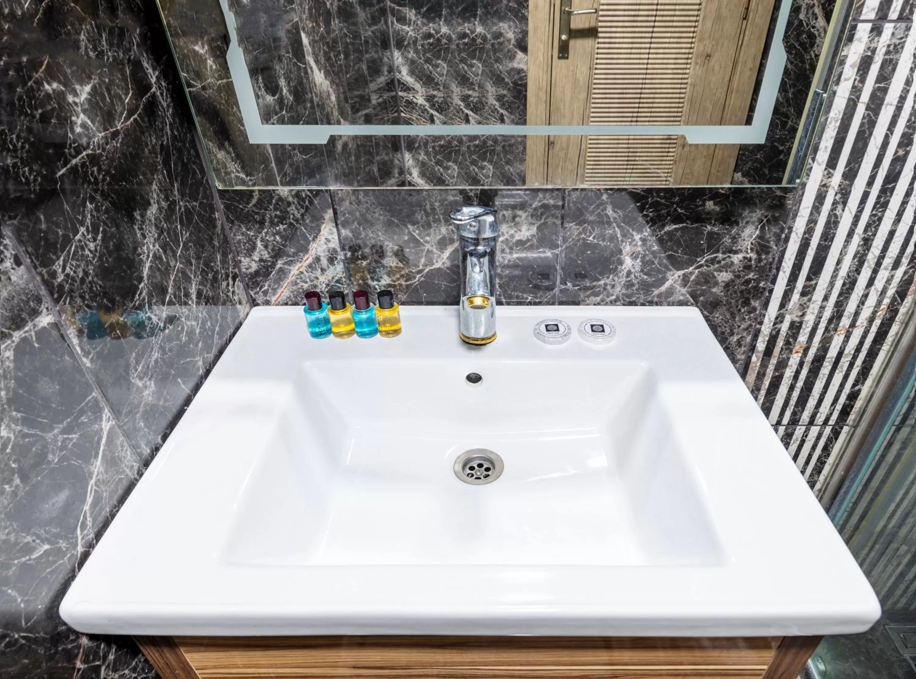 Toilet in Dem İstanbul Airport Hotel