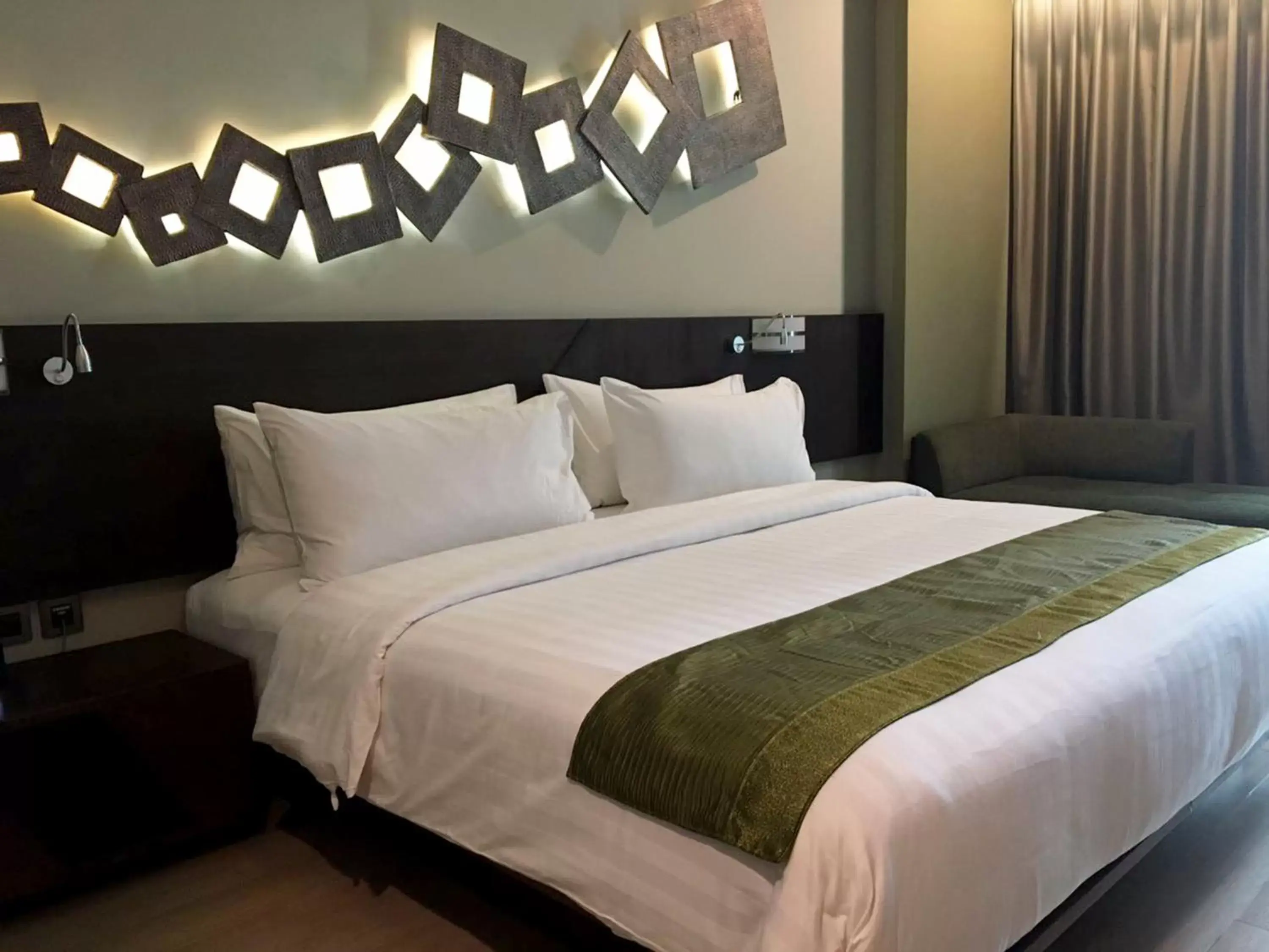 Photo of the whole room, Bed in Holiday Inn Cikarang Jababeka, an IHG Hotel