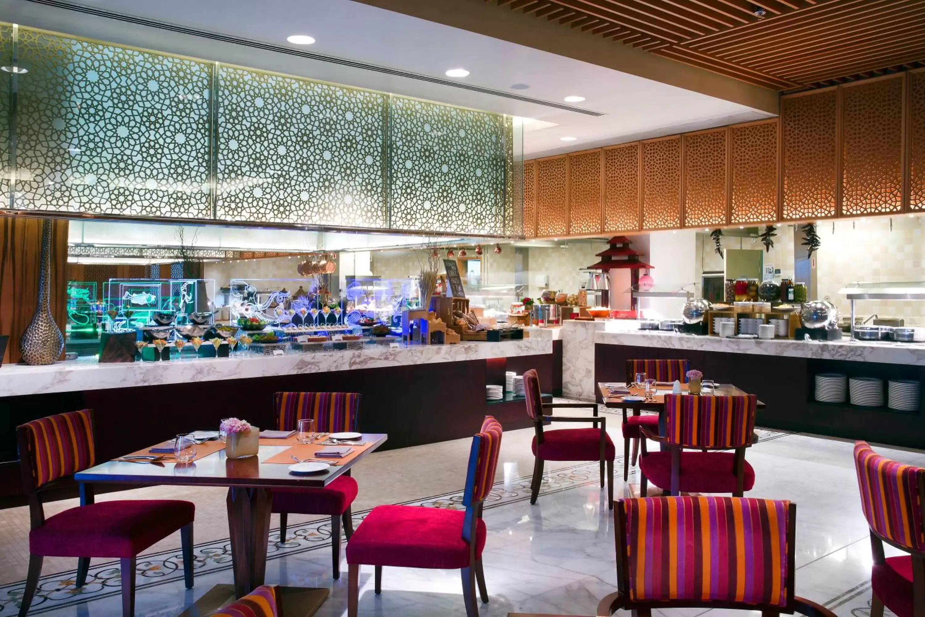 Restaurant/Places to Eat in Bab Al Qasr Hotel
