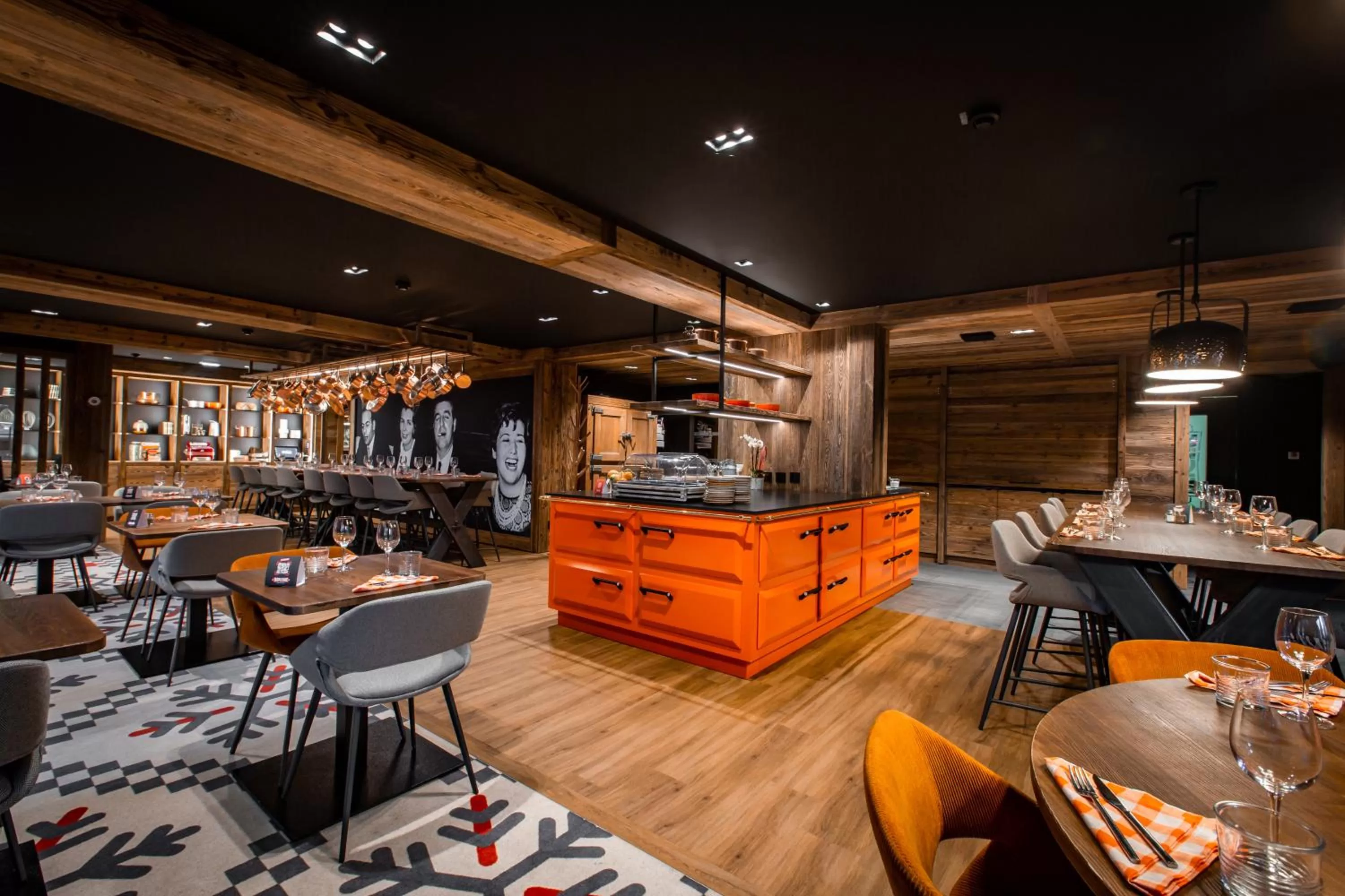 Restaurant/places to eat in Hôtel Névé