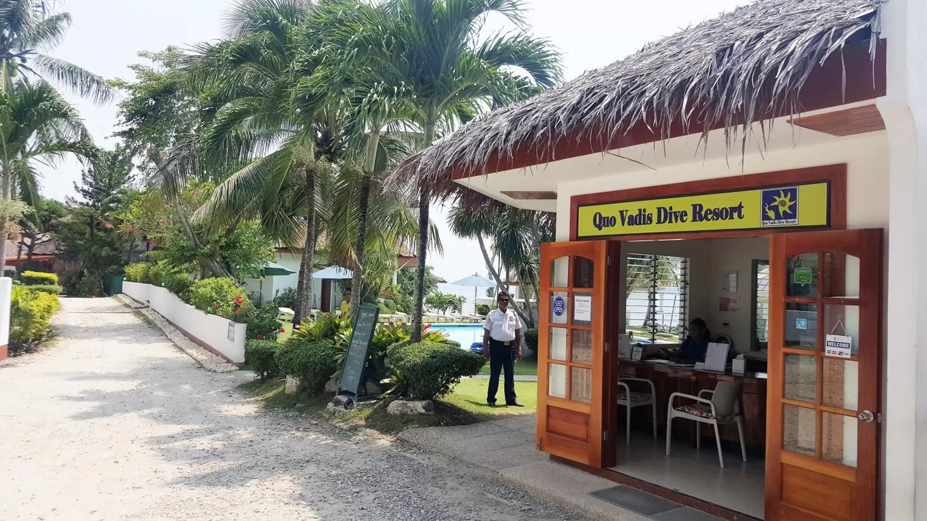 Staff in Quo Vadis Dive Resort