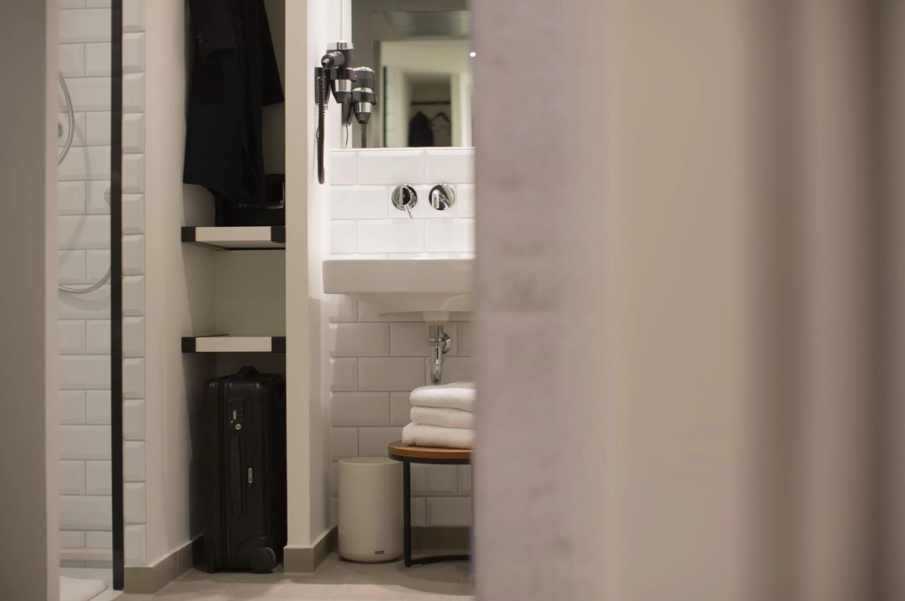 Bathroom in gambino hotel WERKSVIERTEL