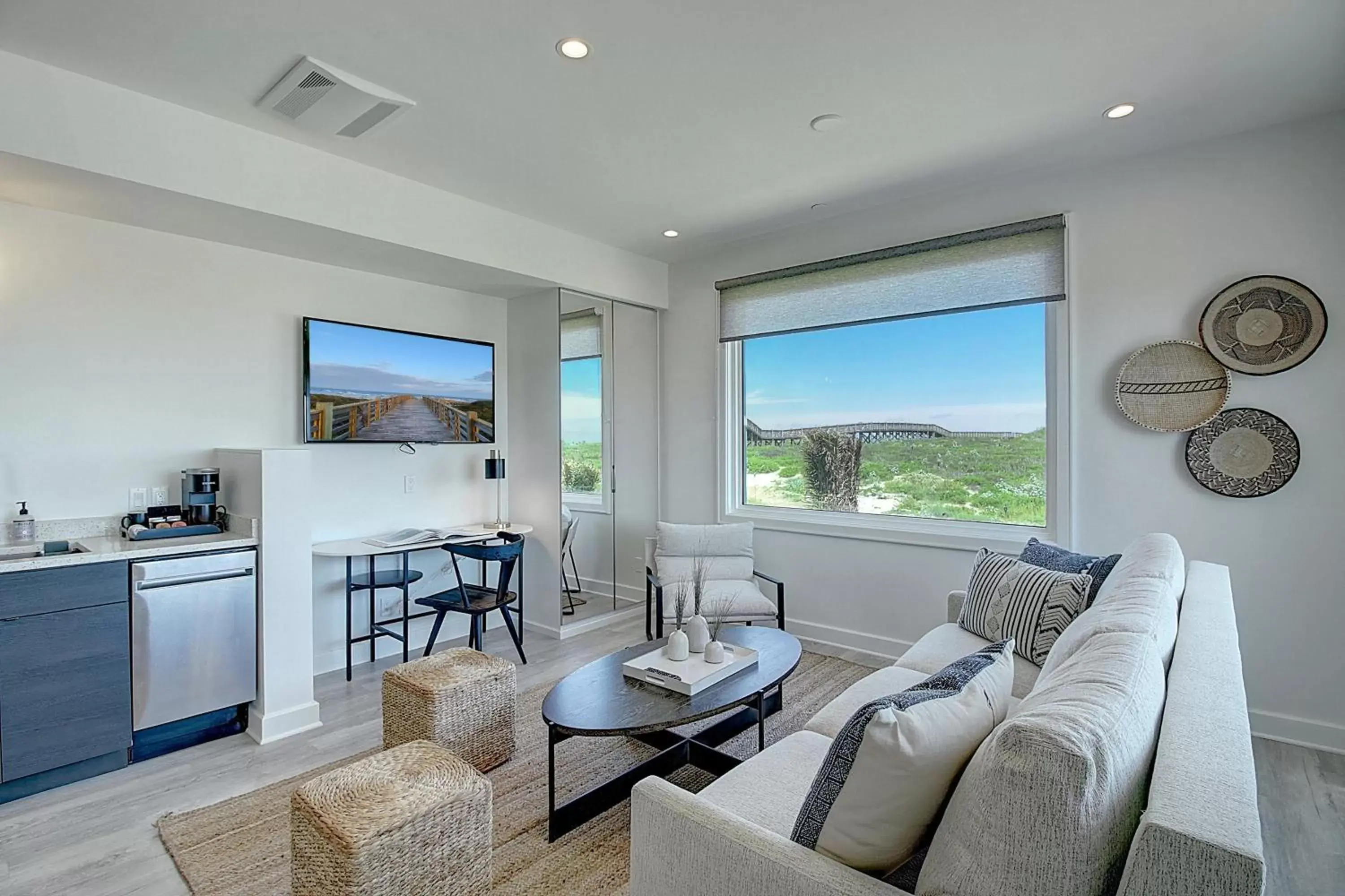 Living room, Seating Area in Lively Beach