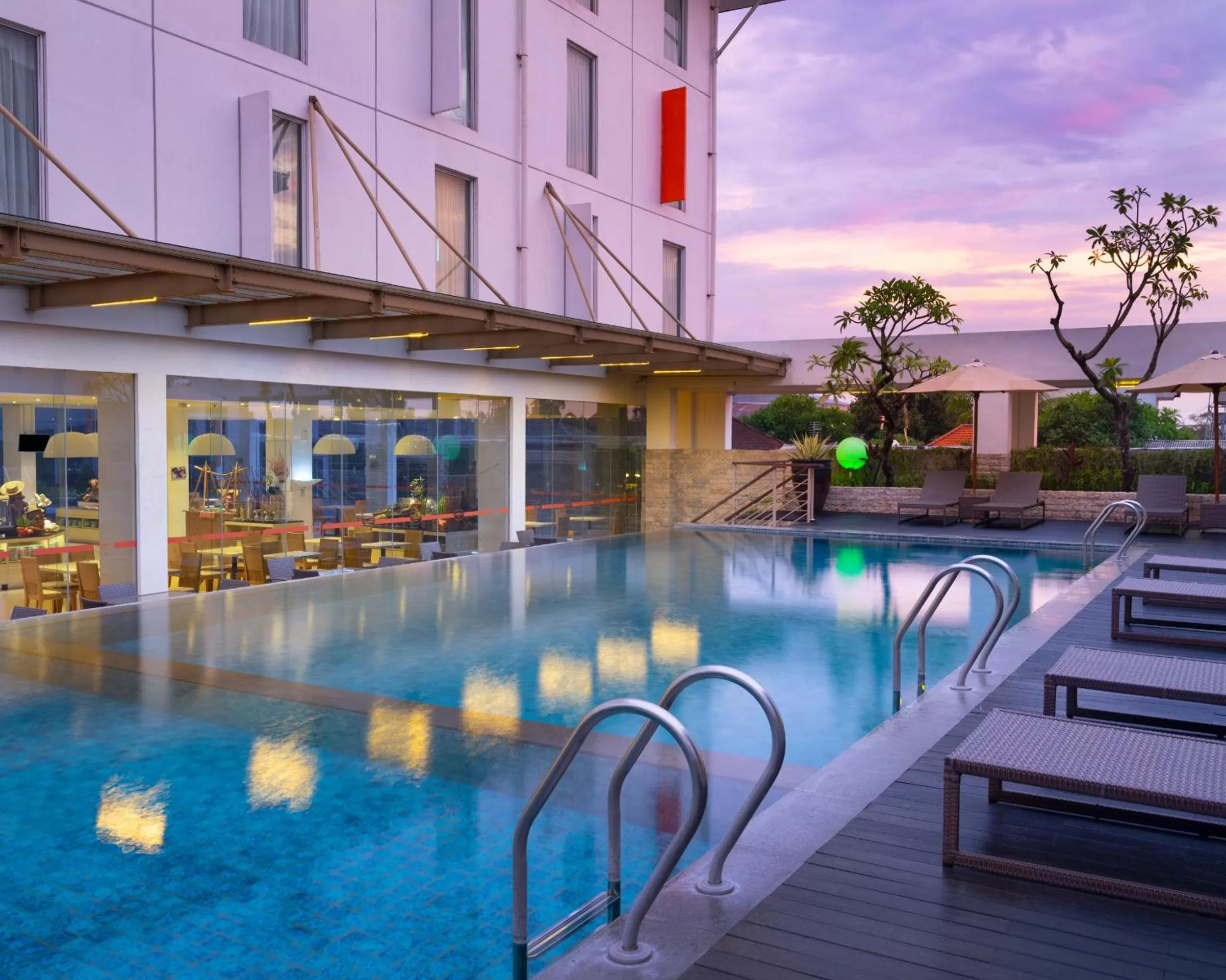 Property building in HARRIS Hotel and Conventions Denpasar Bali