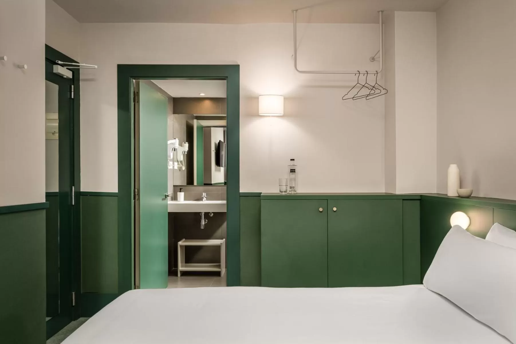 Bedroom, Bed in BYPILLOW Mothern