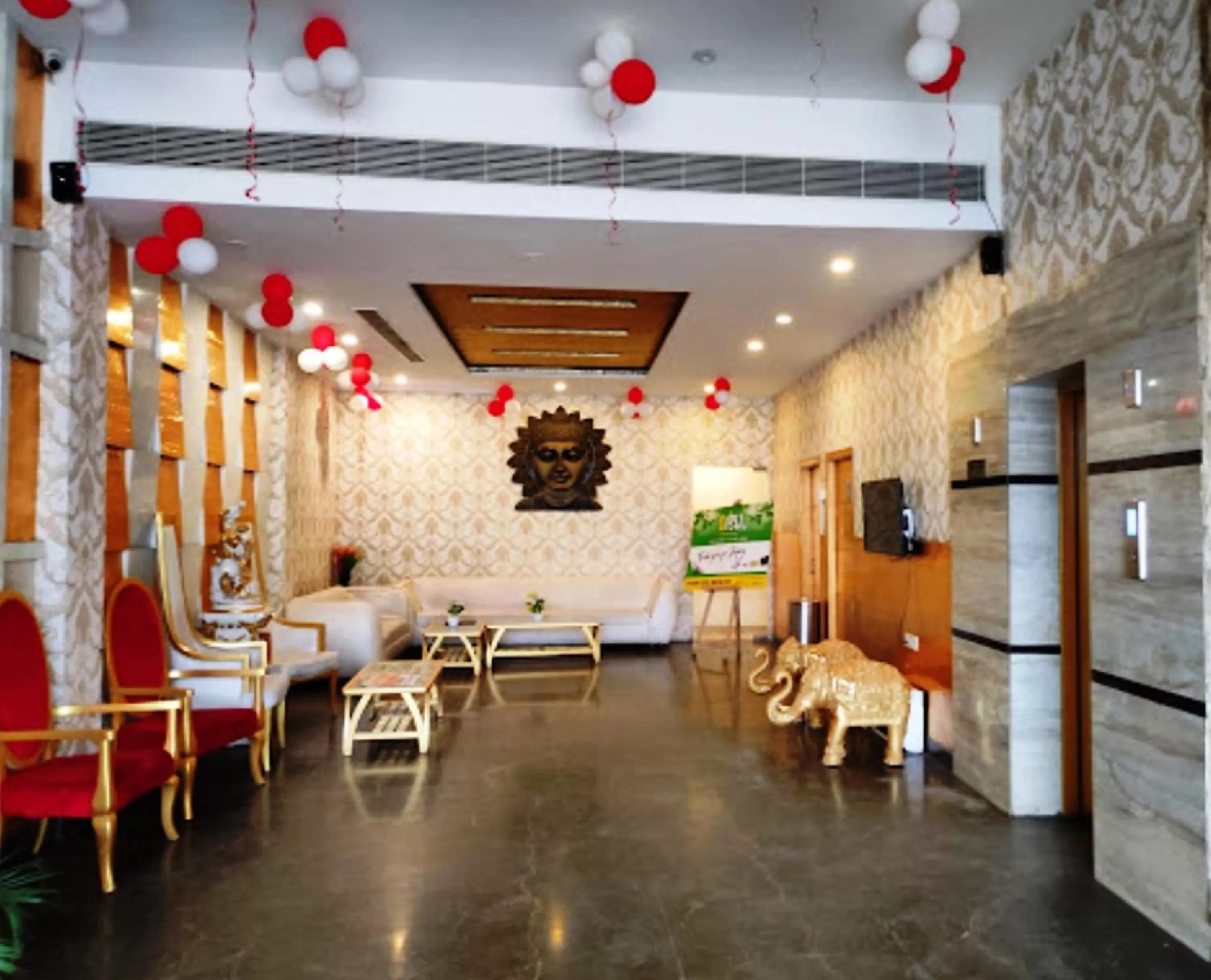 Seating area, Restaurant/Places to Eat in DIEU Sallow royal suites