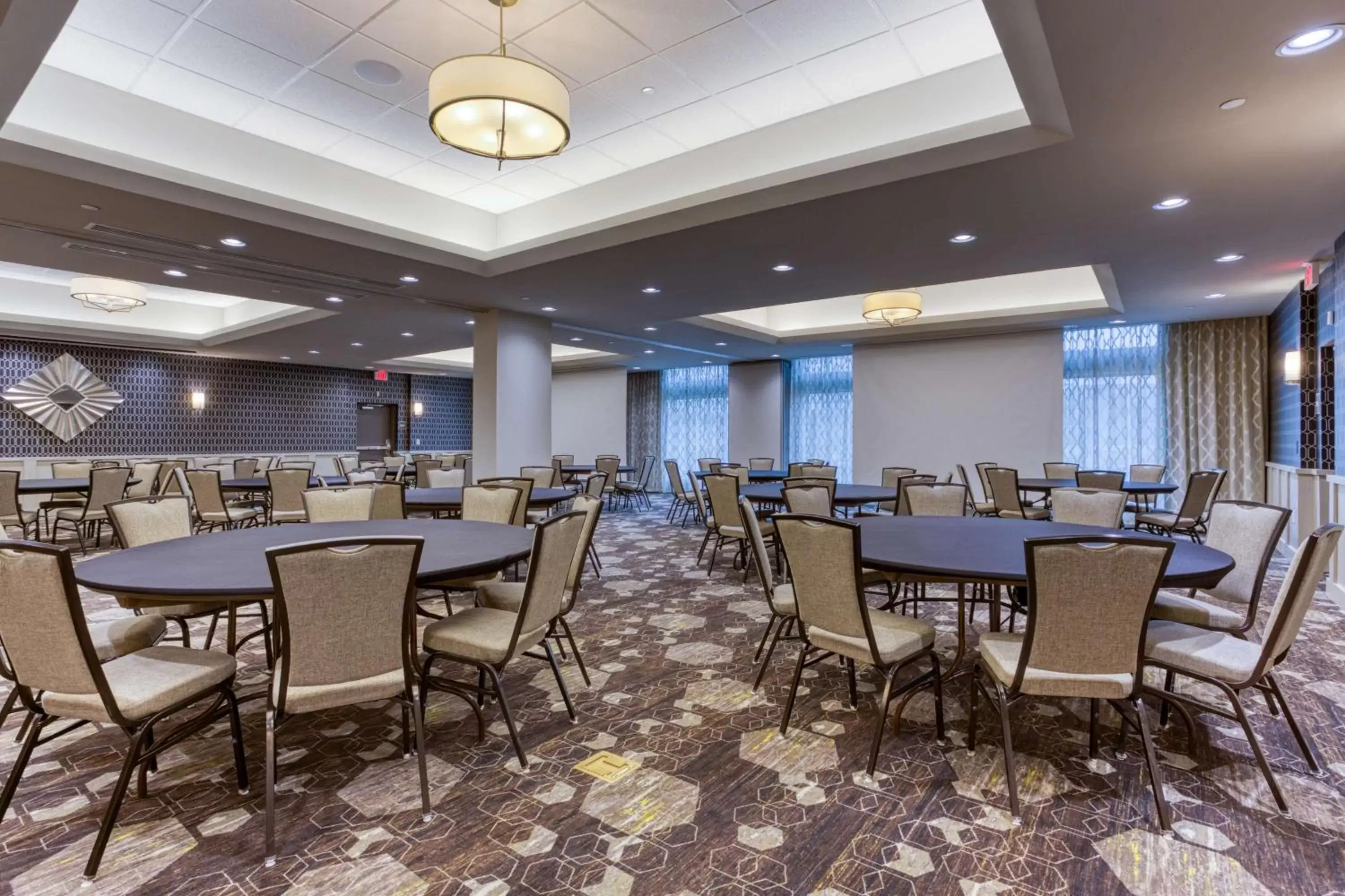 On site, Restaurant/Places to Eat in Drury Inn & Suites Columbus Polaris