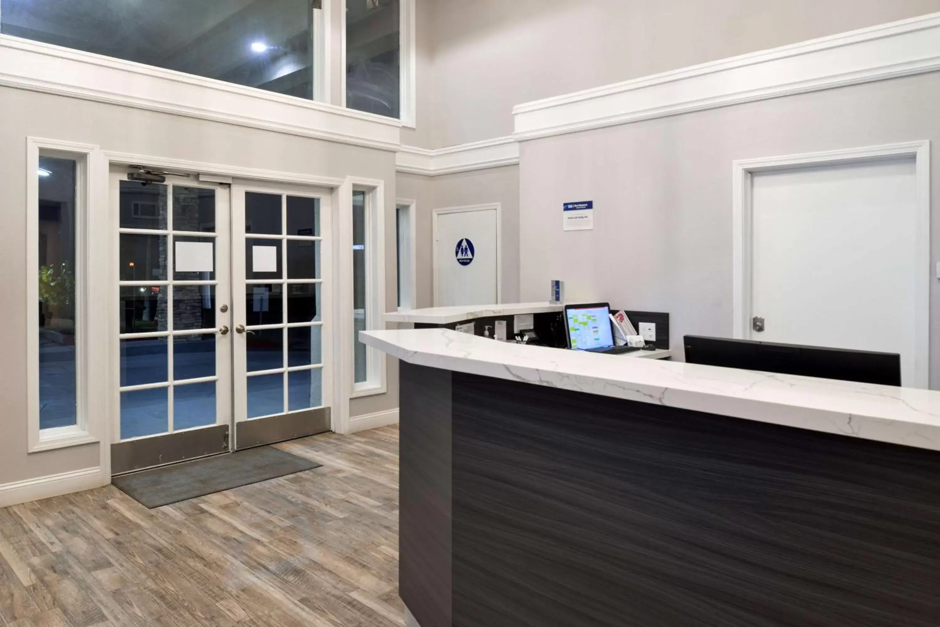 Lobby or reception in Best Western Kettleman City Inn & Suites Lobby or reception in Best Western Kettleman City Inn & Suites