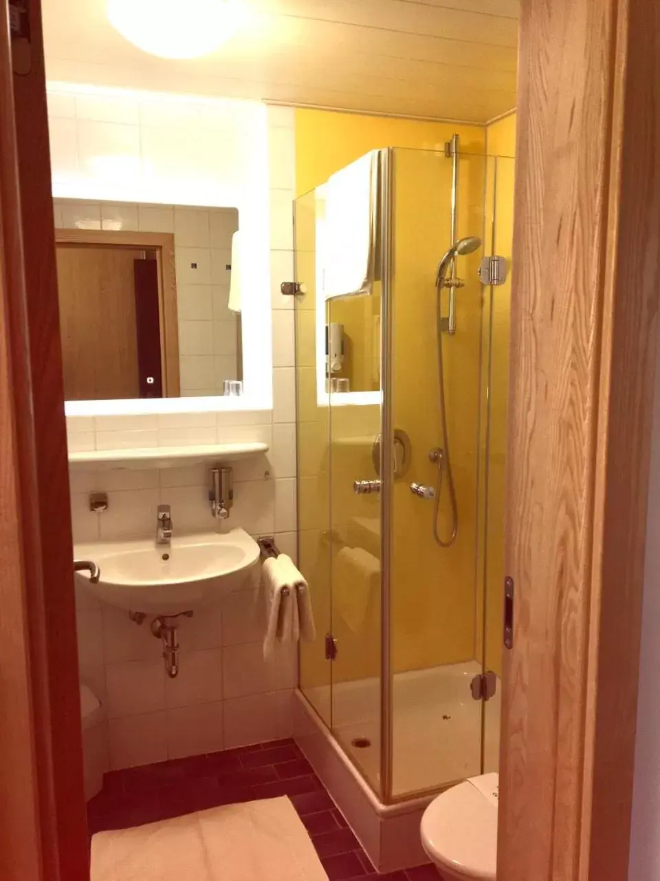 Bathroom in Isar Hotel