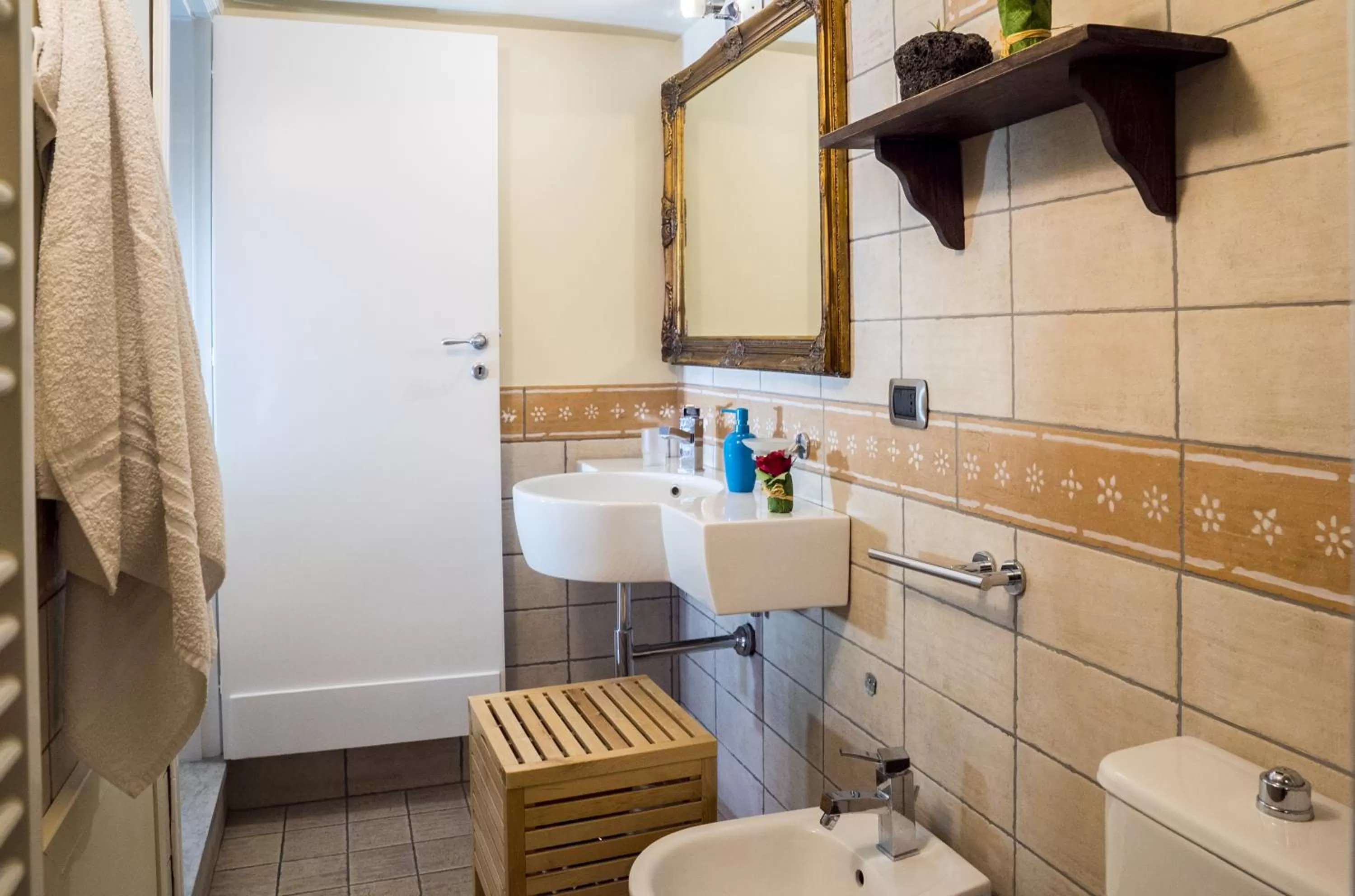 Bathroom in RossoCorallo B&B