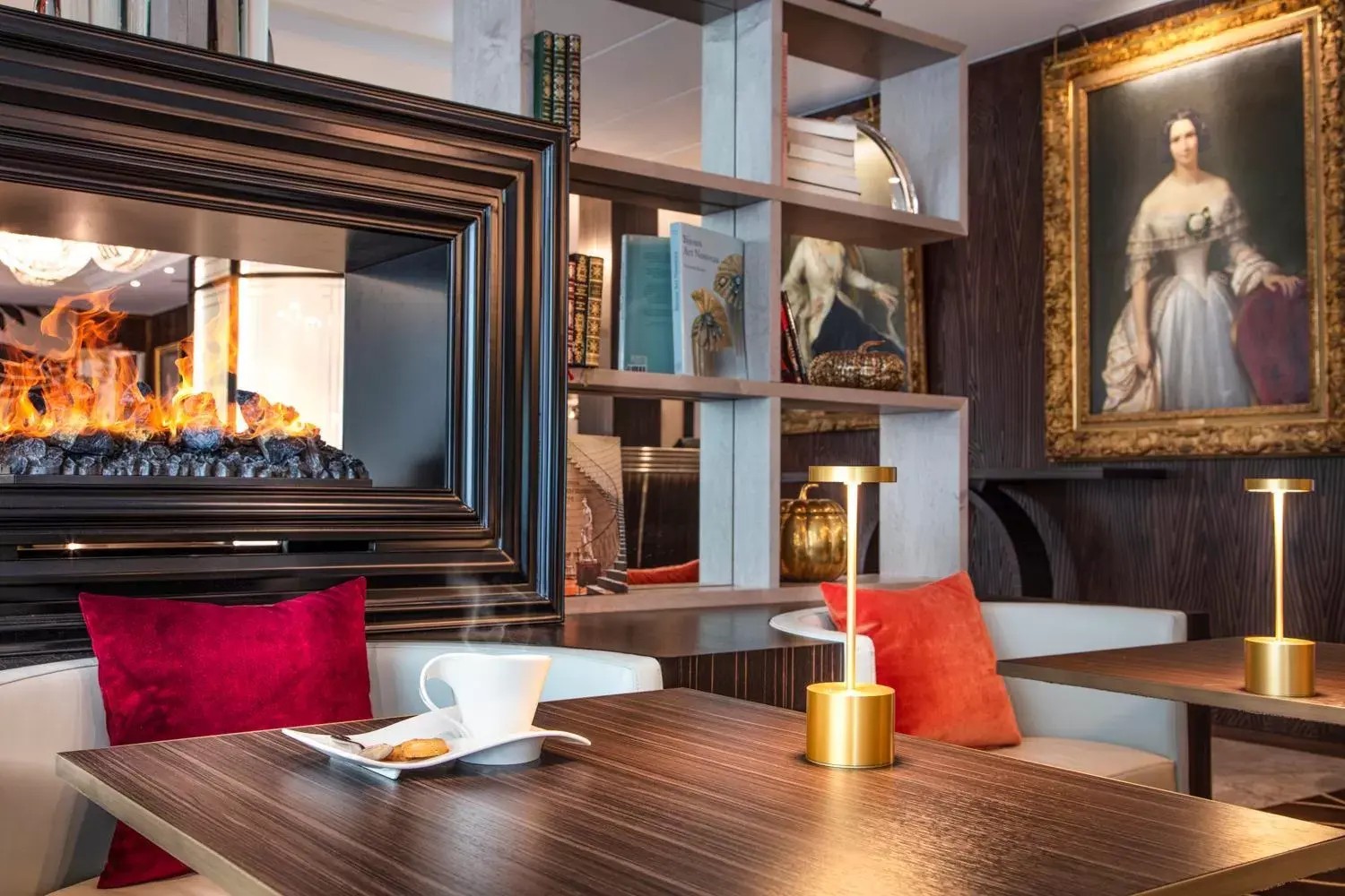 Lounge or bar in Hotel Bristol Lounge or bar in Hotel Bristol