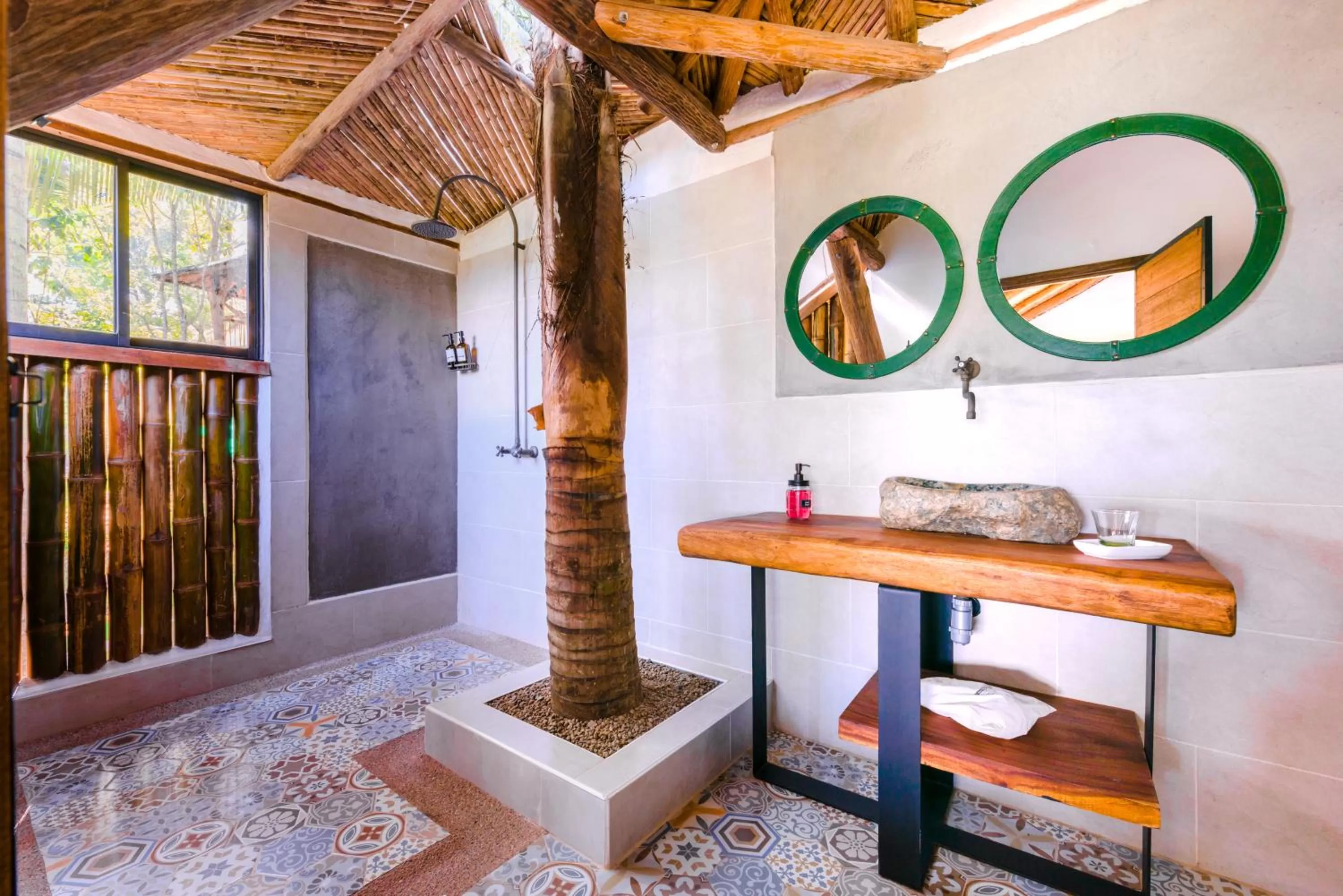 Toilet in Hotel Kawa Mountain Retreat