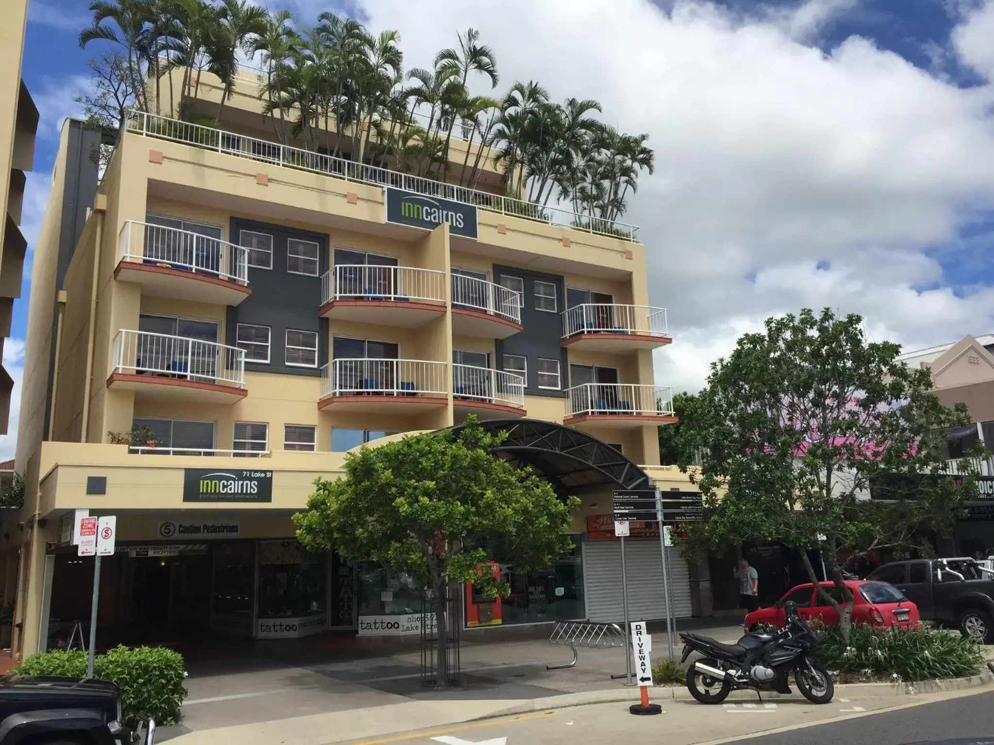 Facade/entrance, Property Building in Inn Cairns