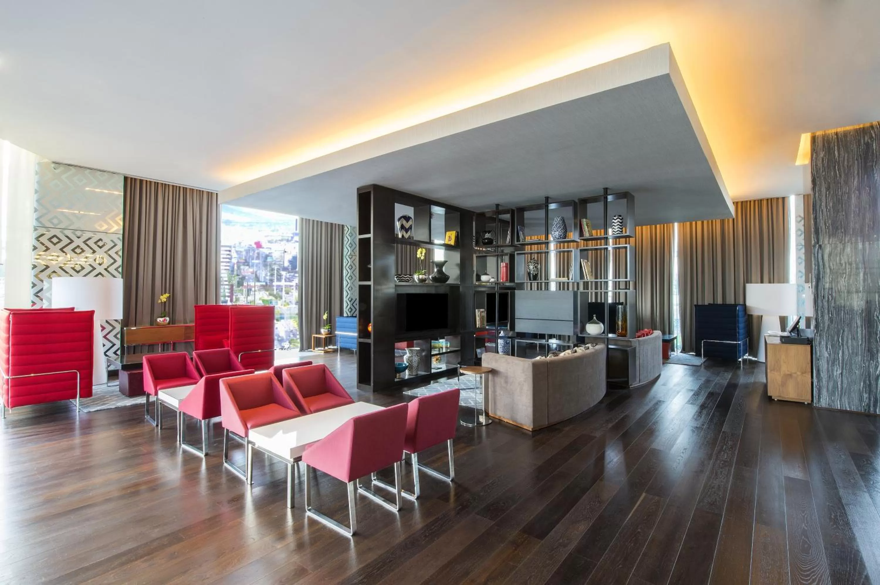 Communal lounge/ TV room in Grand Fiesta Americana Puebla Angelópolis