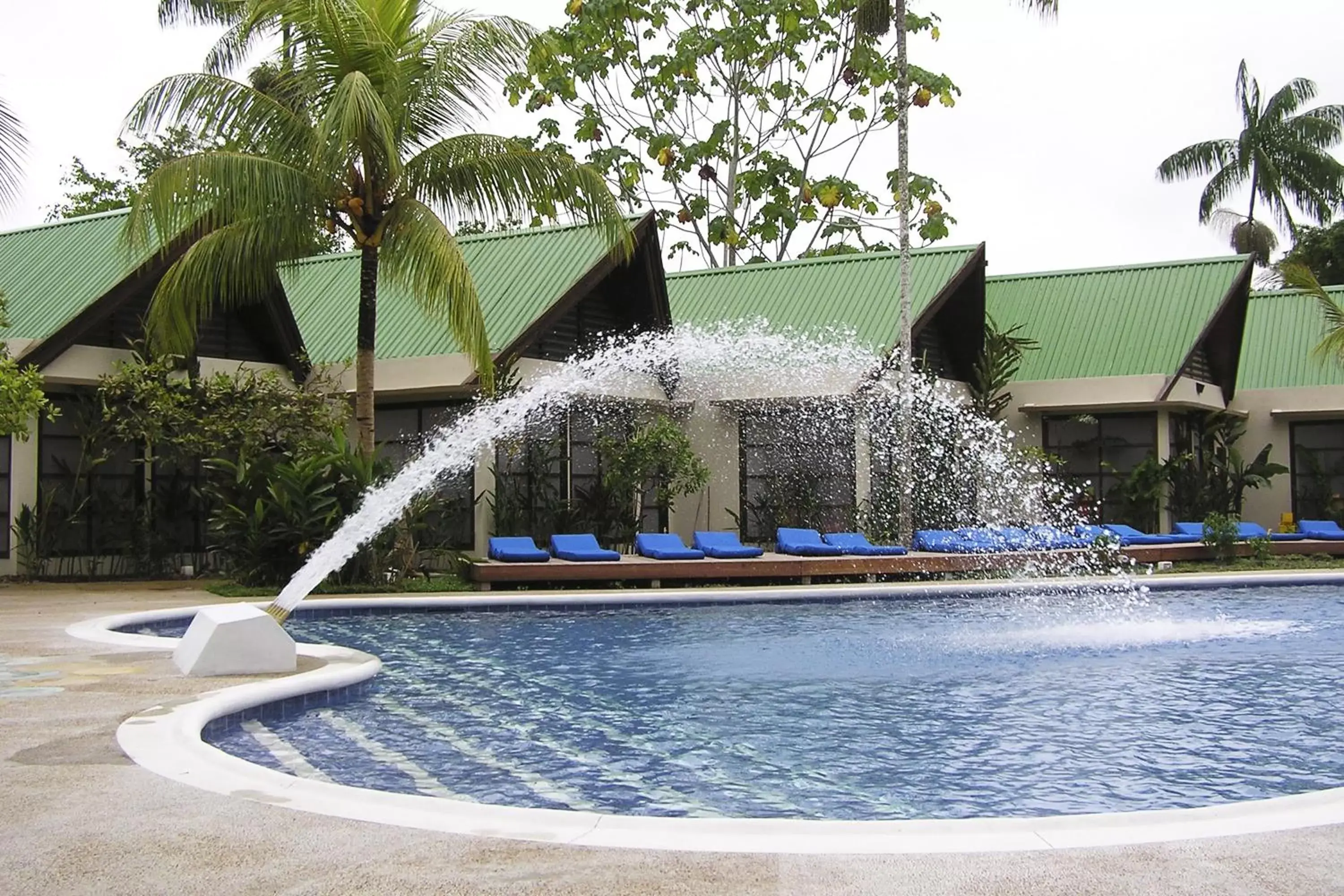 Pool view, Swimming Pool in Decameron Decalodge Ticuna