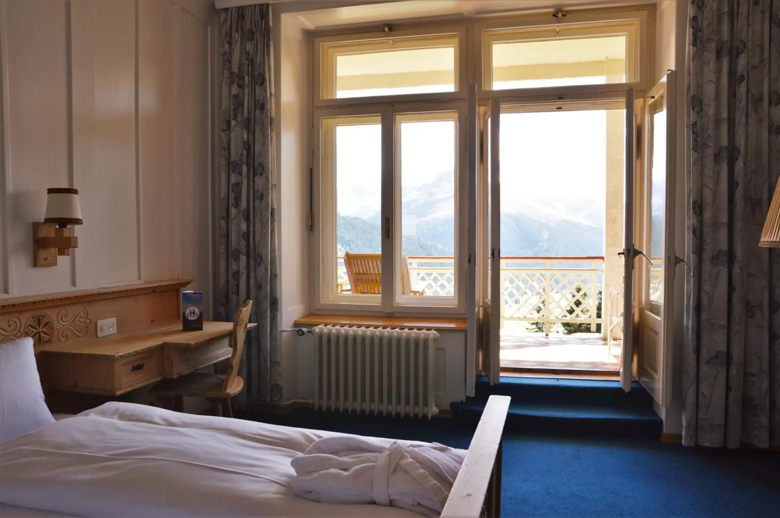 Balcony/Terrace, Room Photo in Schatzalp Hotel