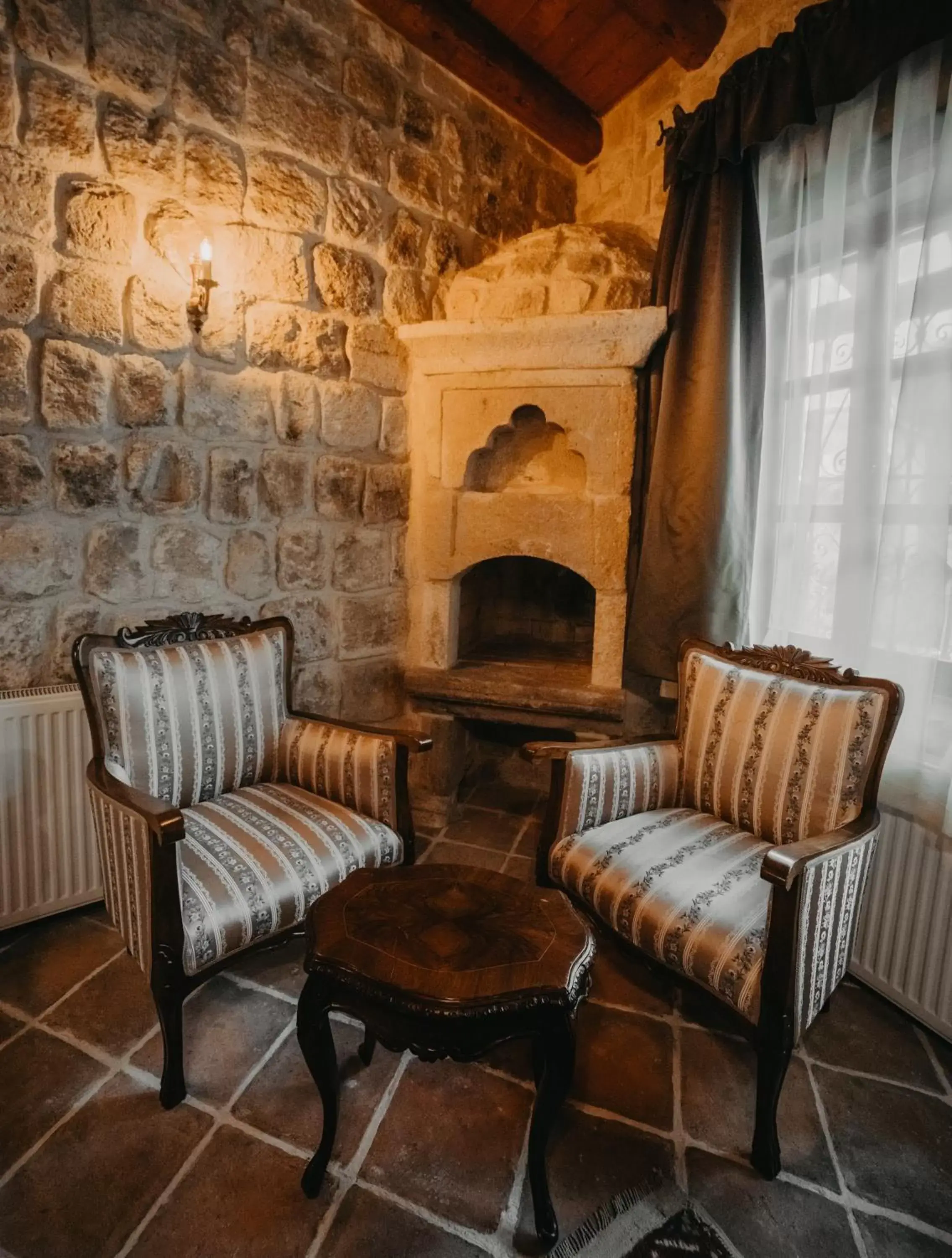 Seating area in Dere Suites Cappadocia