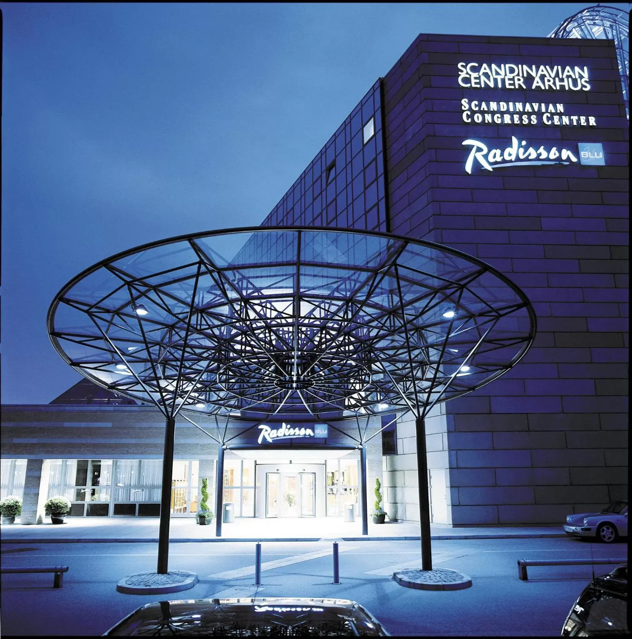 Facade/entrance in Radisson Blu Scandinavia Hotel Aarhus Facade/entrance in Radisson Blu Scandinavia Hotel Aarhus