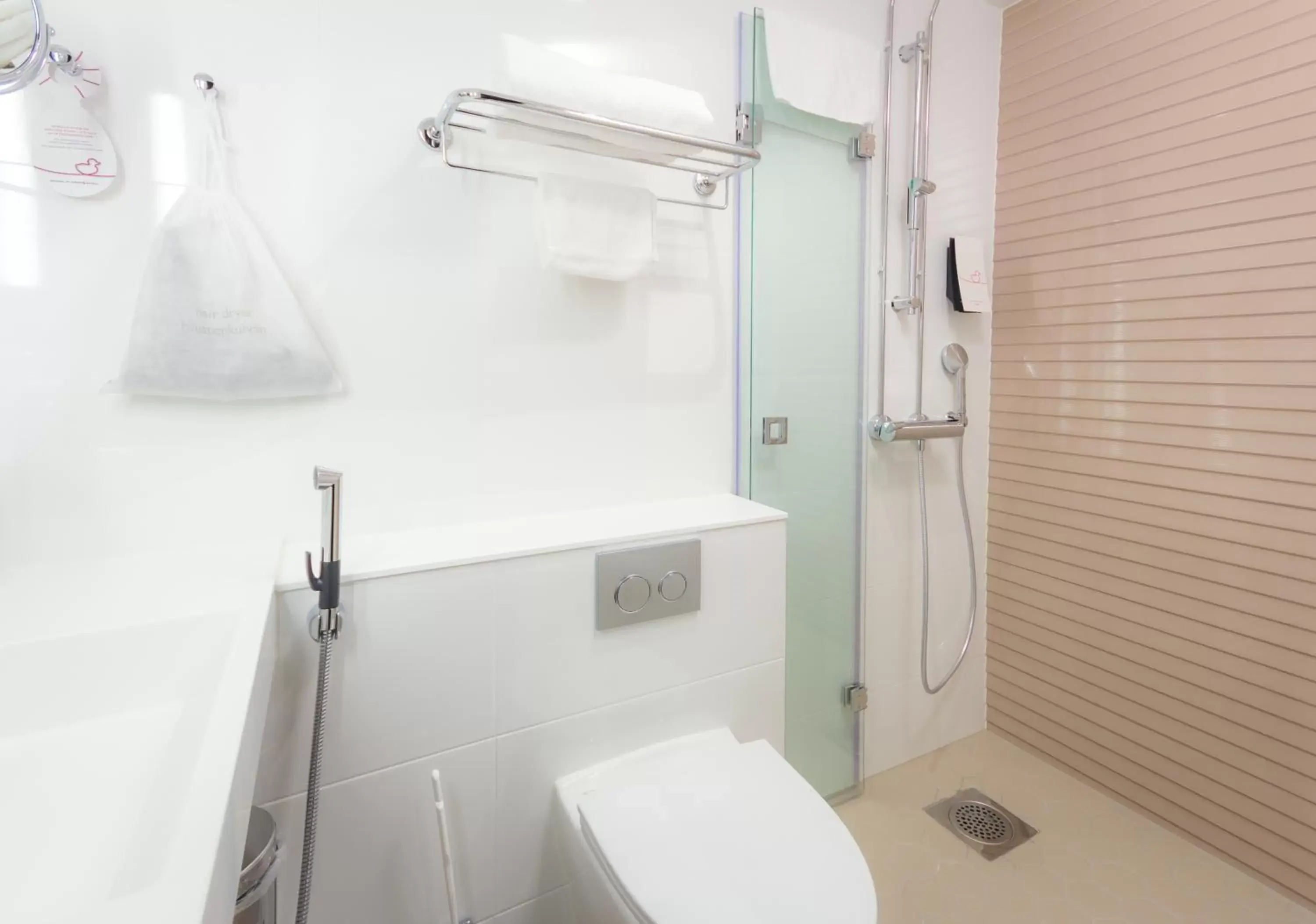 Shower, Bathroom in Original Sokos Hotel Vaakuna Pori