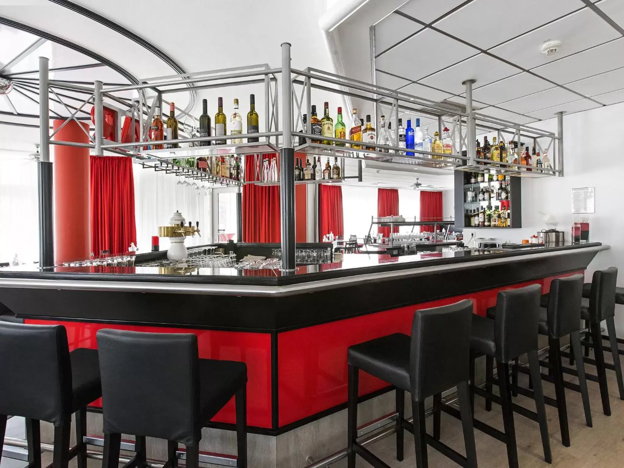 Lounge or bar, Restaurant/Places to Eat in DORMERO Hotel Dessau-Roßlau