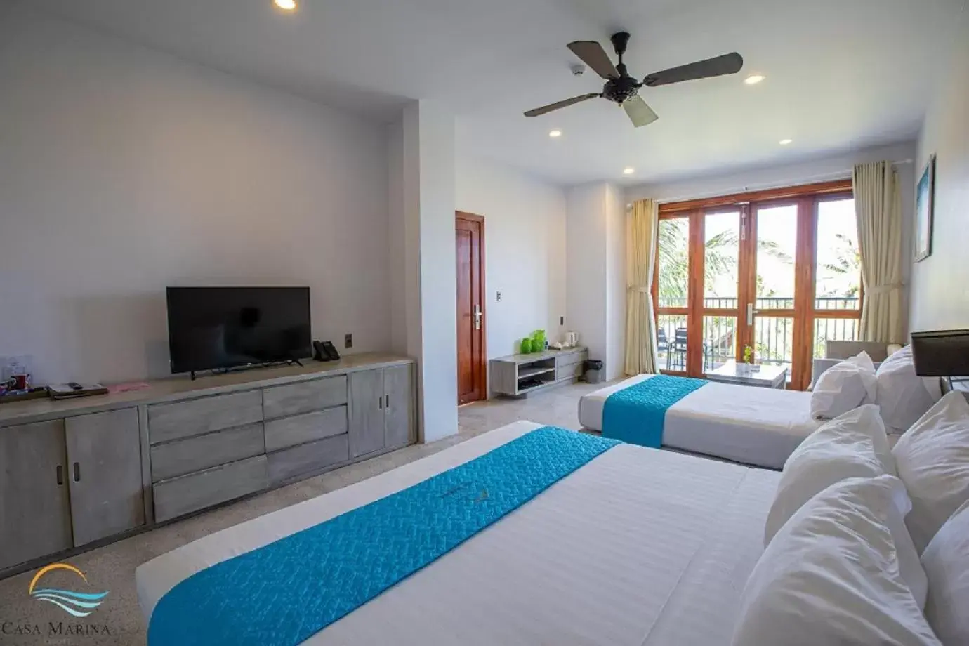 Bed in Casa Marina Resort