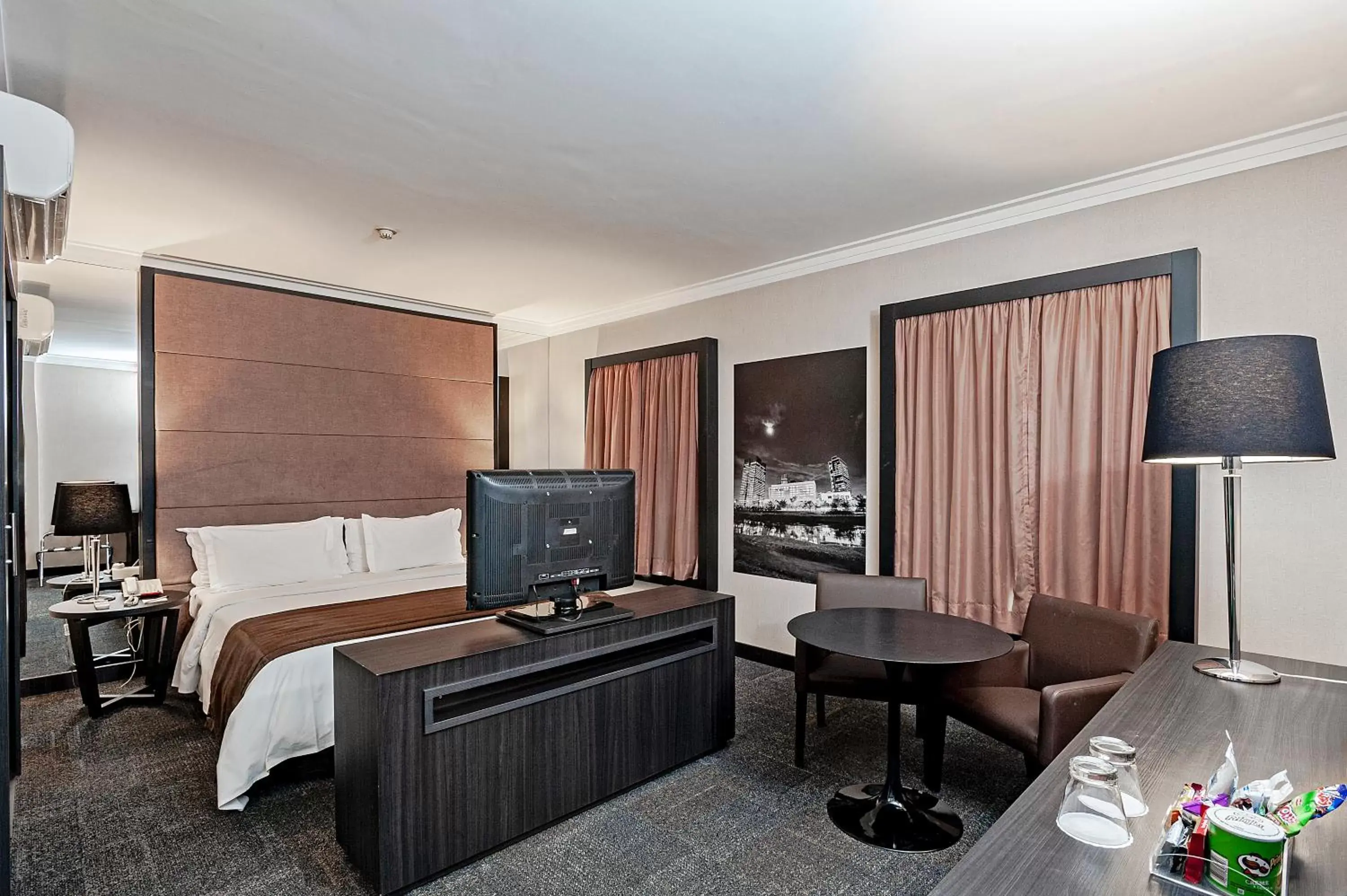 Photo of the whole room, TV/Entertainment Center in Novotel SP Jardins