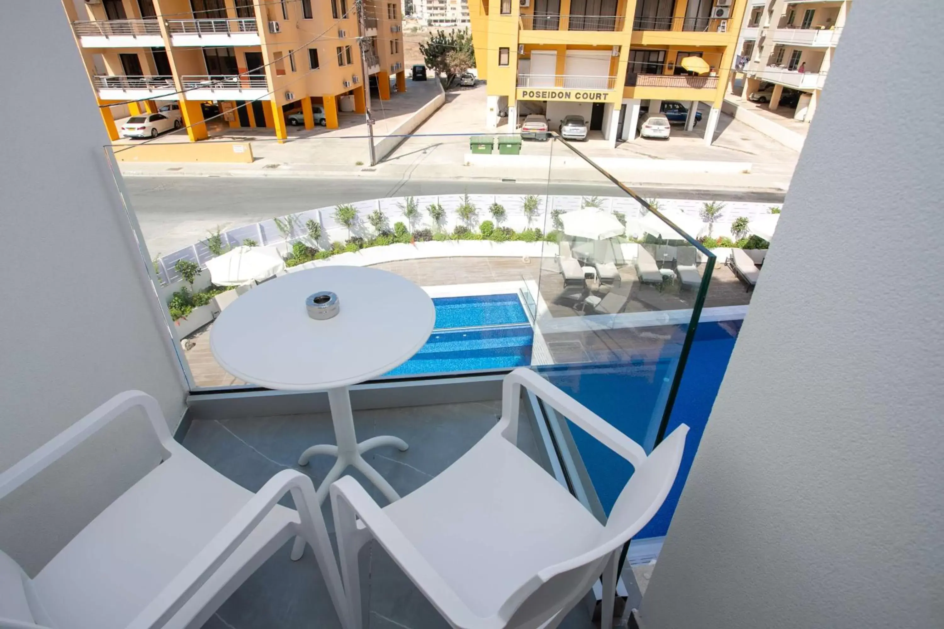 Photo of the whole room, Pool View in Best Western Plus Larco Hotel