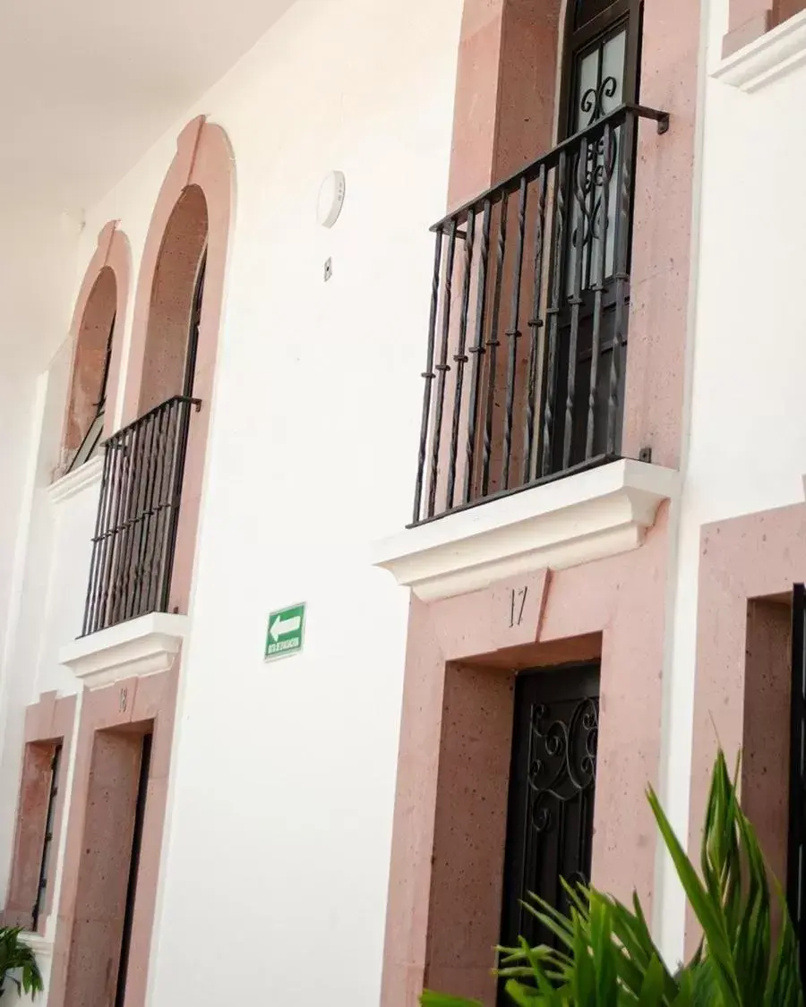 Property Building in Hotel Catedral