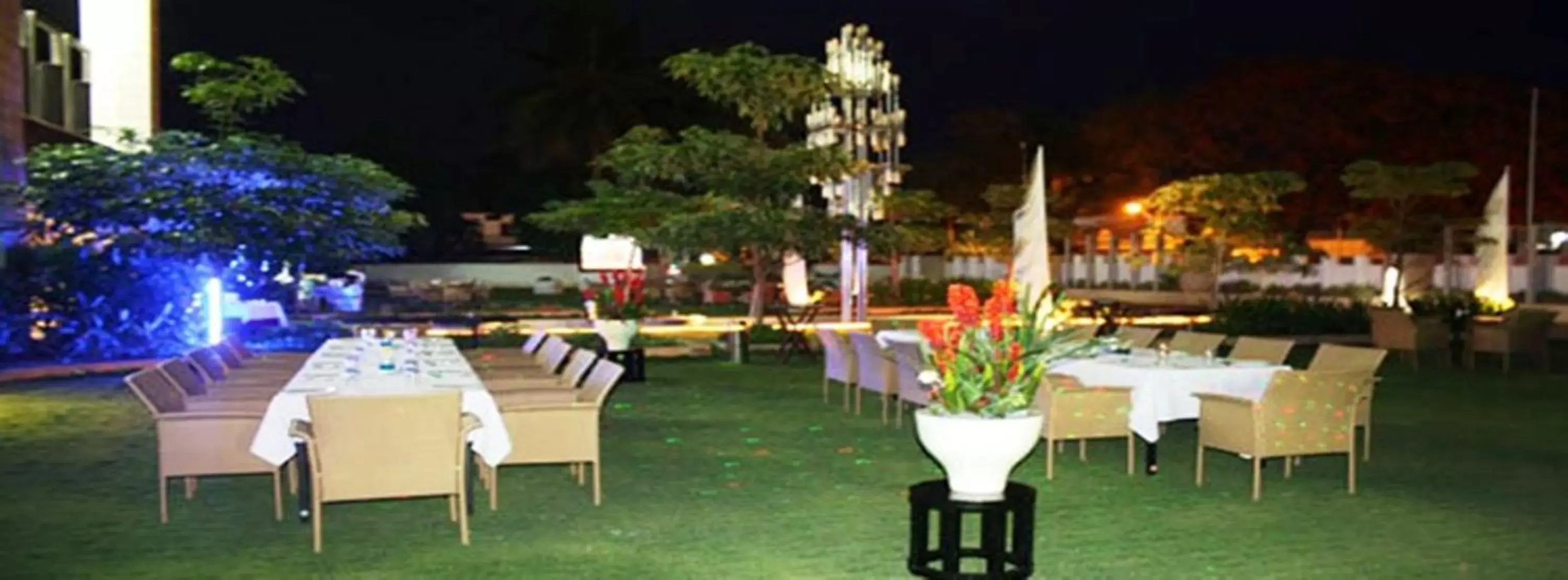 Banquet/Function facilities, Restaurant/Places to Eat in Royal Orchid Central Kireeti-HAMPI Hospet