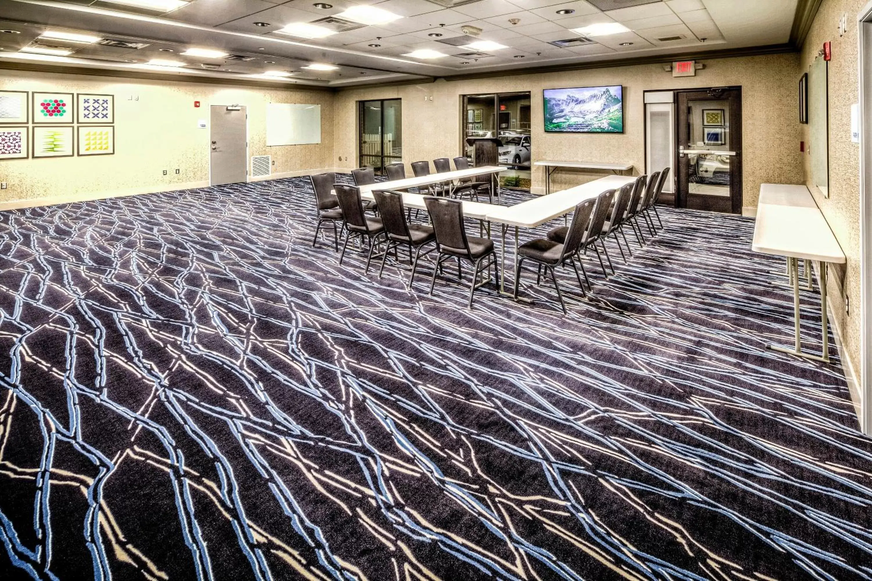Meeting/conference room in Holiday Inn Express & Suites Cleveland/Westlake, an IHG Hotel
