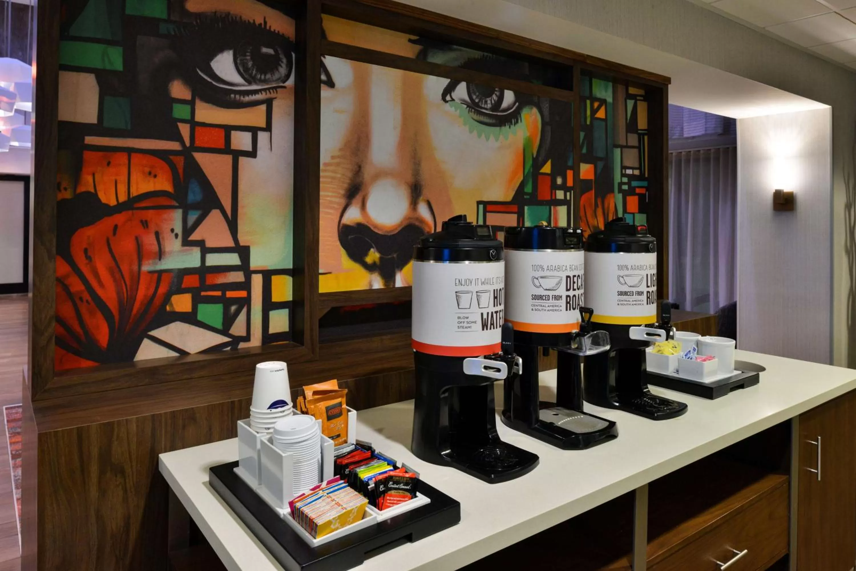 Dining area in Hampton Inn & Suites Las Vegas Airport
