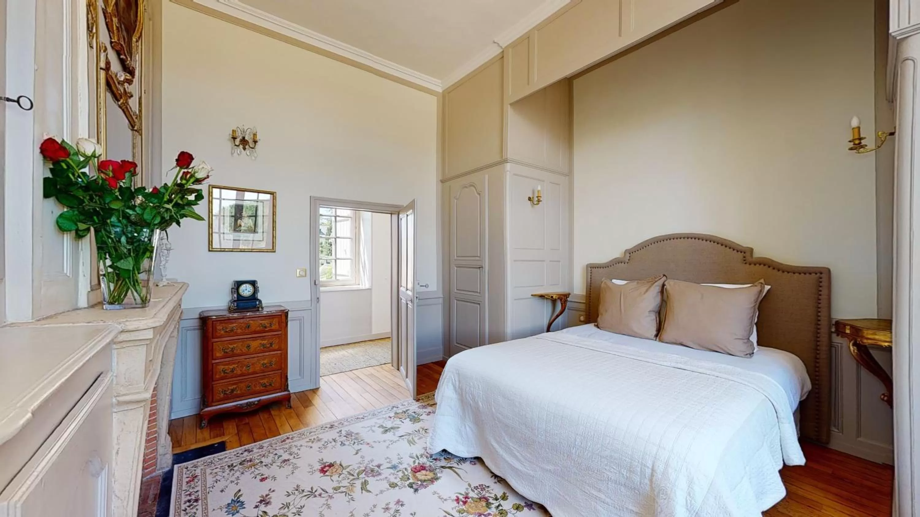 Photo of the whole room, Bed in La Templerie