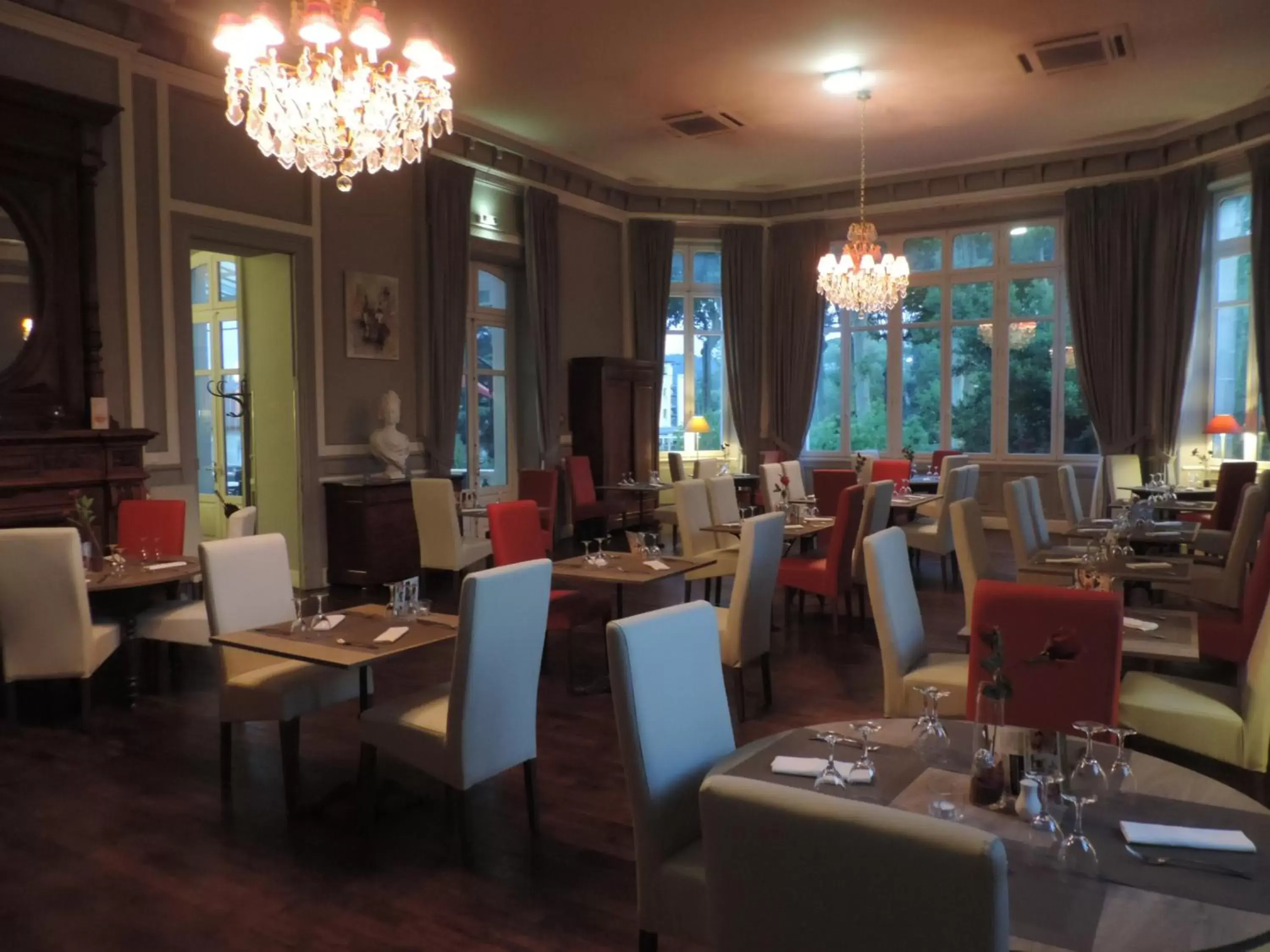 Restaurant/places to eat in Hôtel du Parc Restaurant/places to eat in Hôtel du Parc