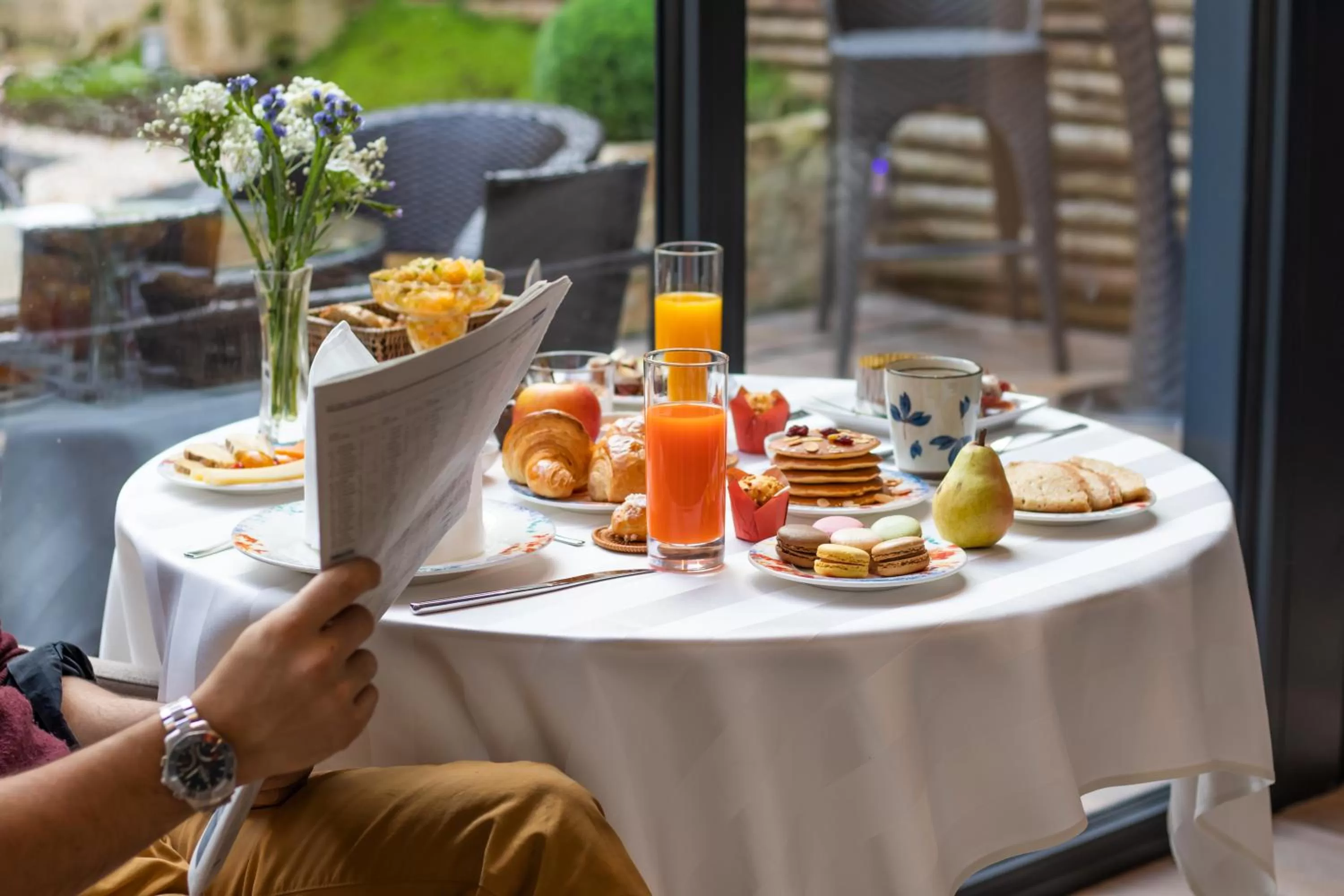Buffet breakfast in Hotel des Quinconces Bordeaux Centre
