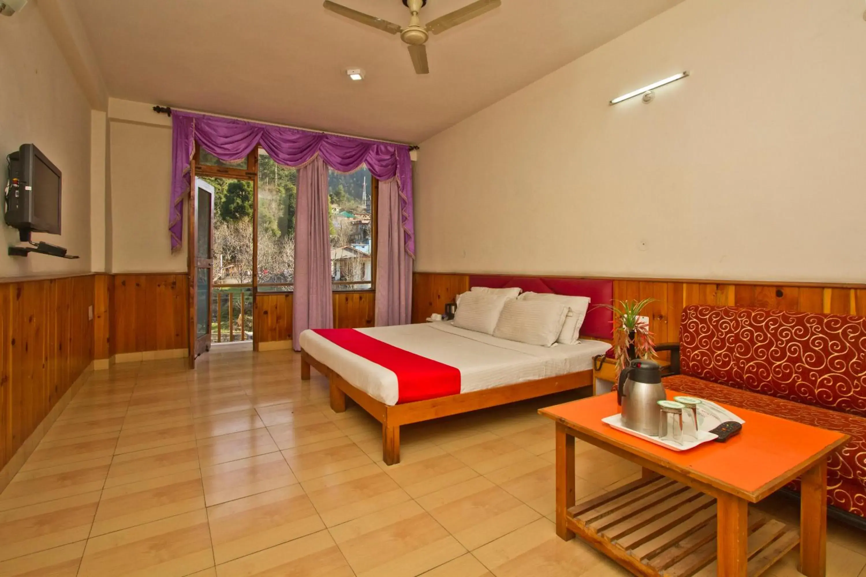 Photo of the whole room, Bed in Sarthak Resorts-Reside in Nature with Best View, 9 kms from Mall Road Manali