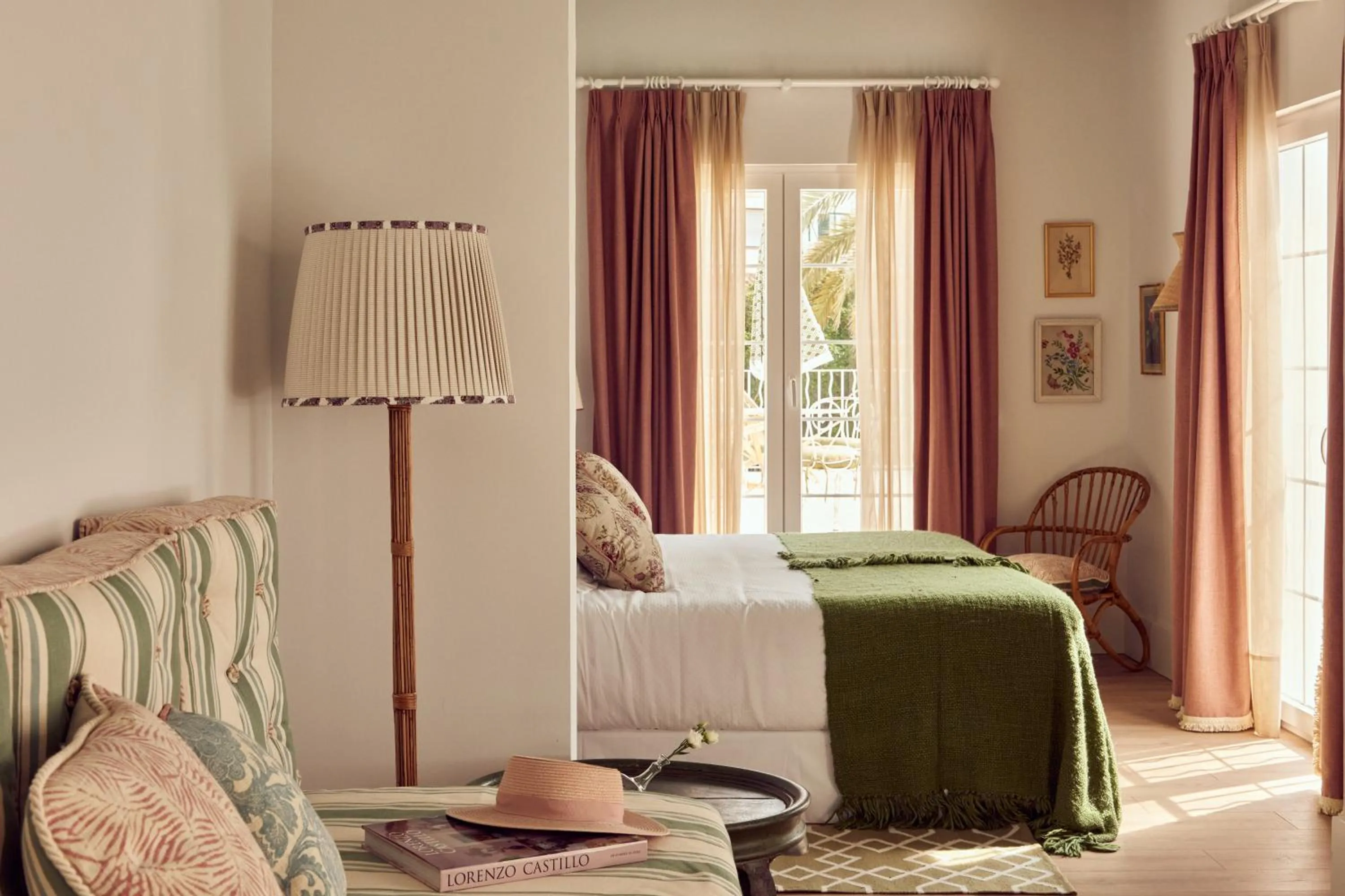 Photo of the whole room, Bed in Cristine Bedfor Mahon Boutique Hotel