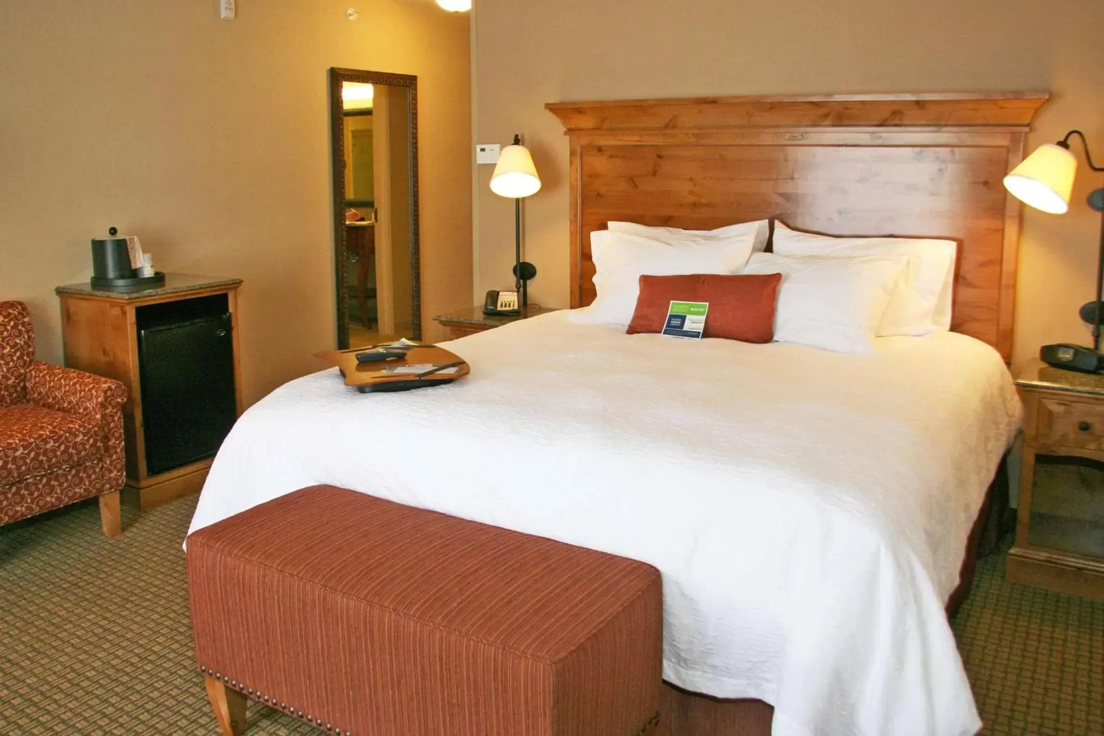 Bed in Hampton Inn & Suites Buffalo
