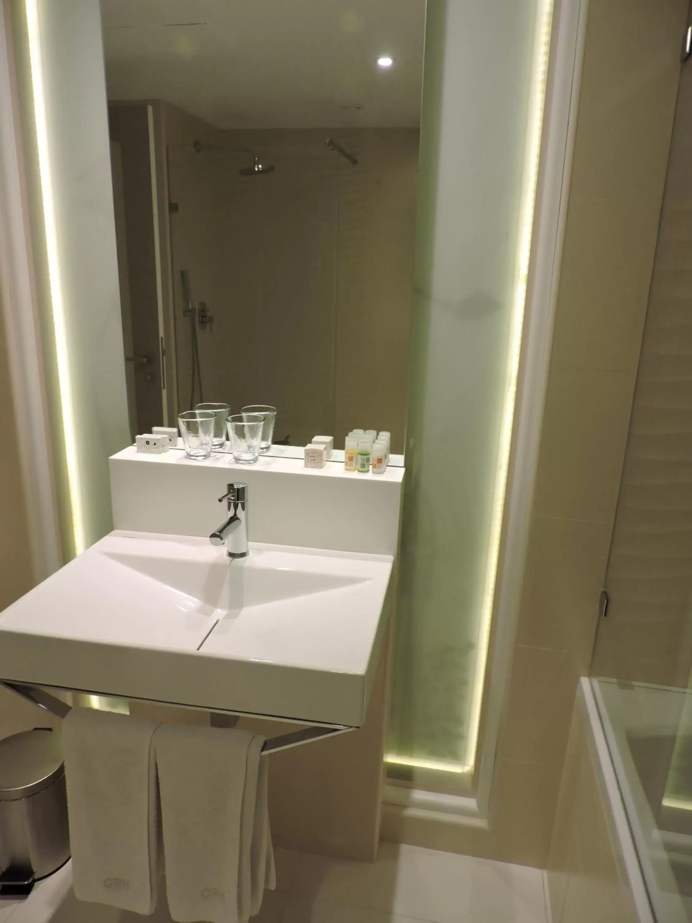 Bathroom in Golf Royal Hotel