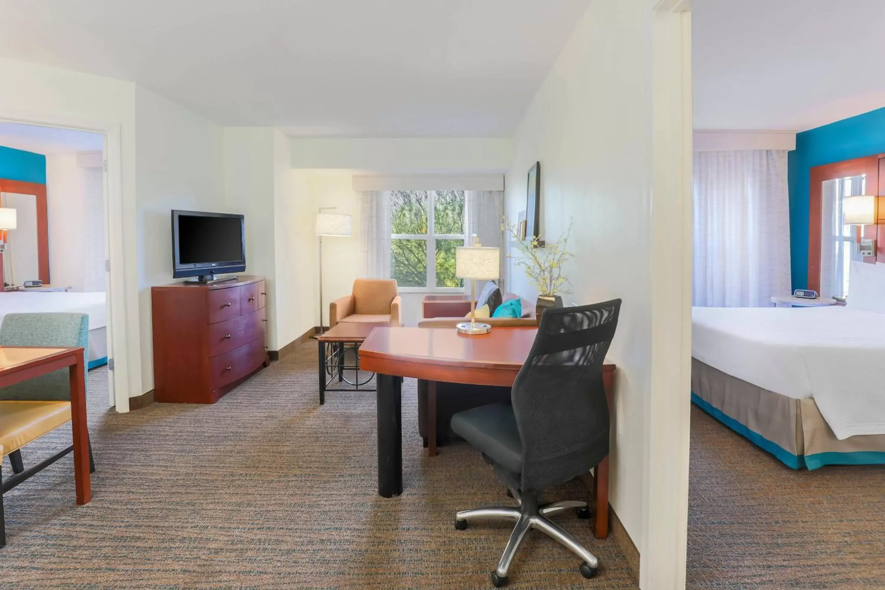Bedroom, Dining Area in Residence Inn Phoenix Glendale Sports & Entertainment District