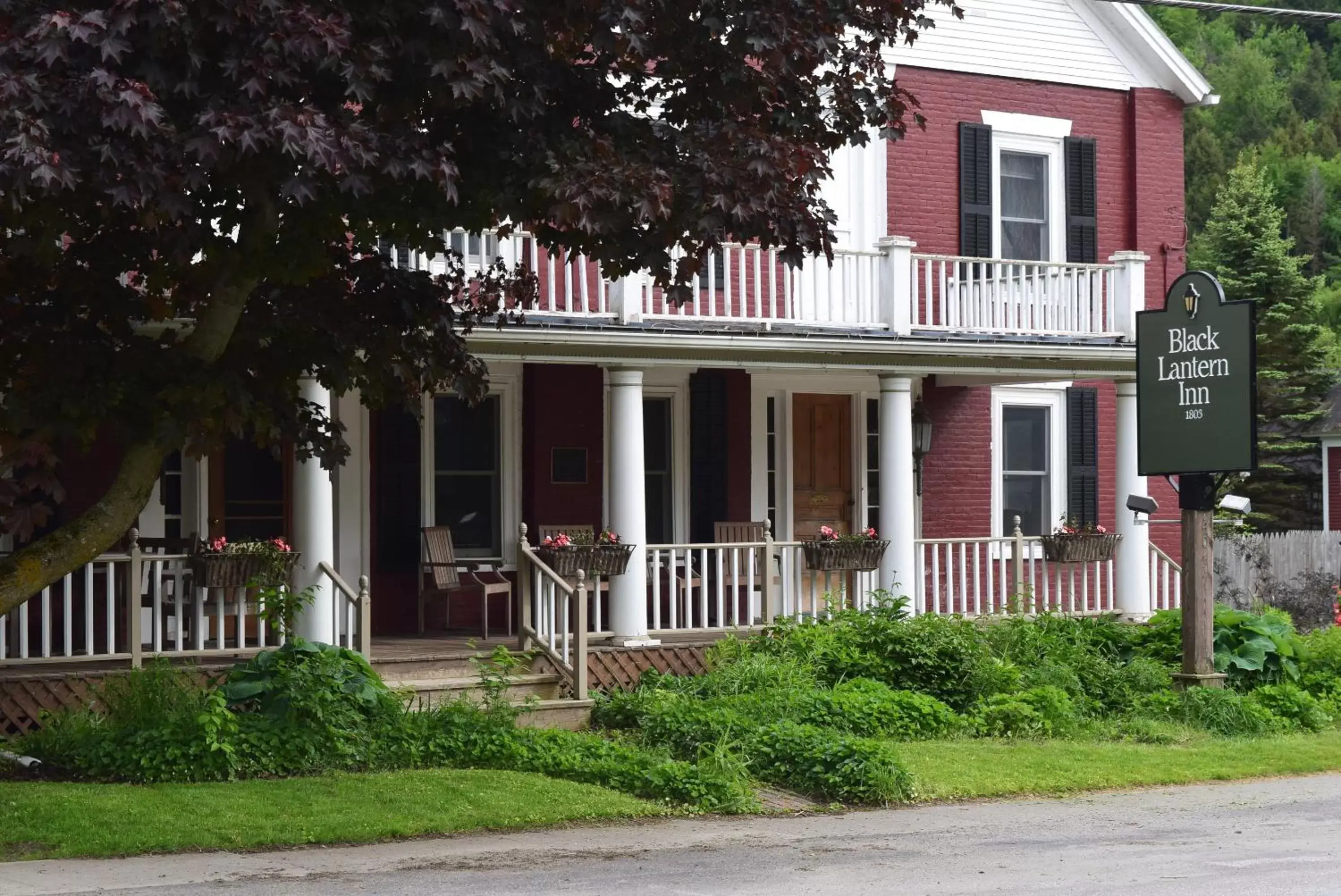 Property Building in Black Lantern Inn